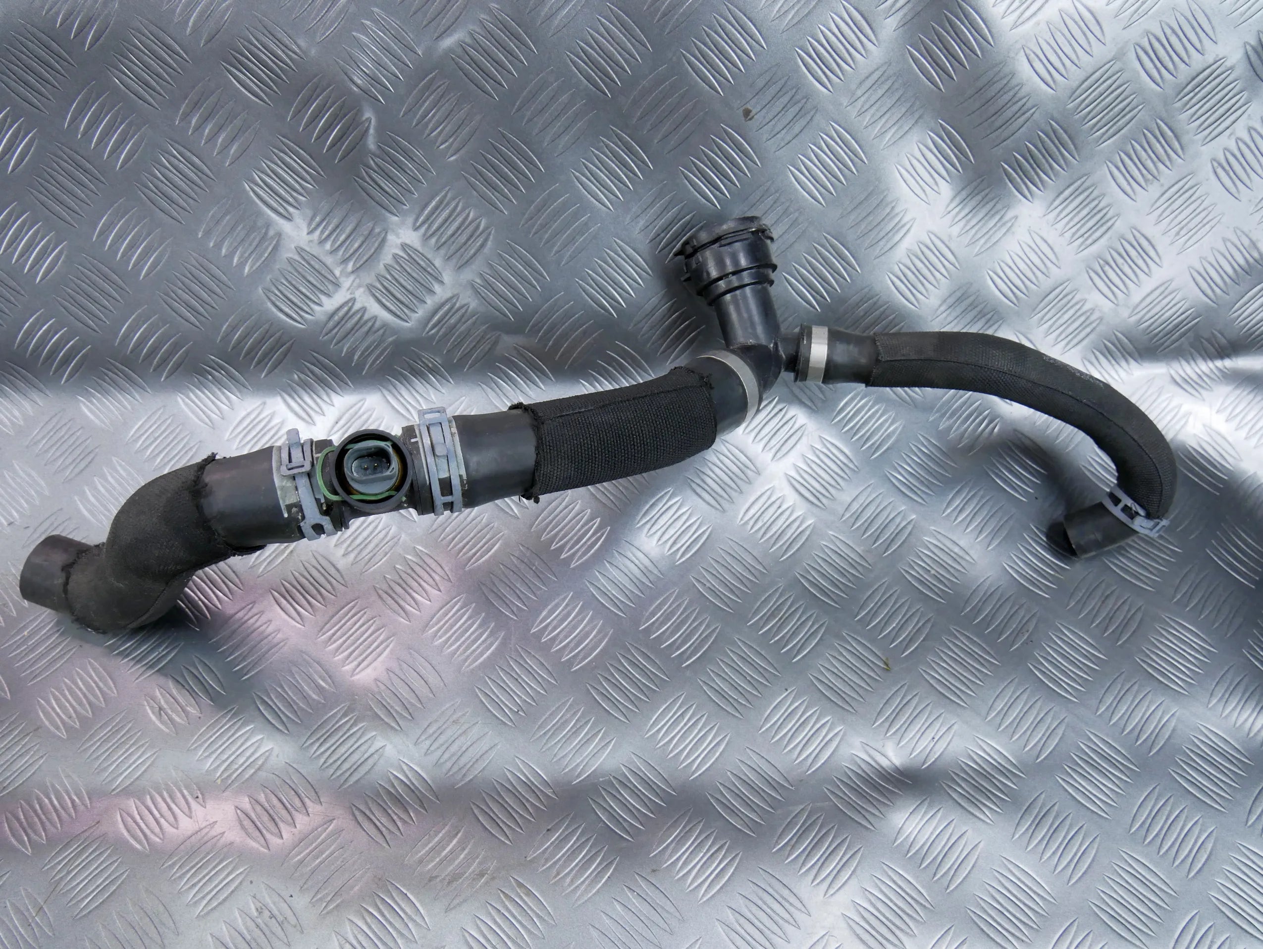 Rura wąż wody 4M0122055BE AUDI Q7 4M 2.0 TFSI