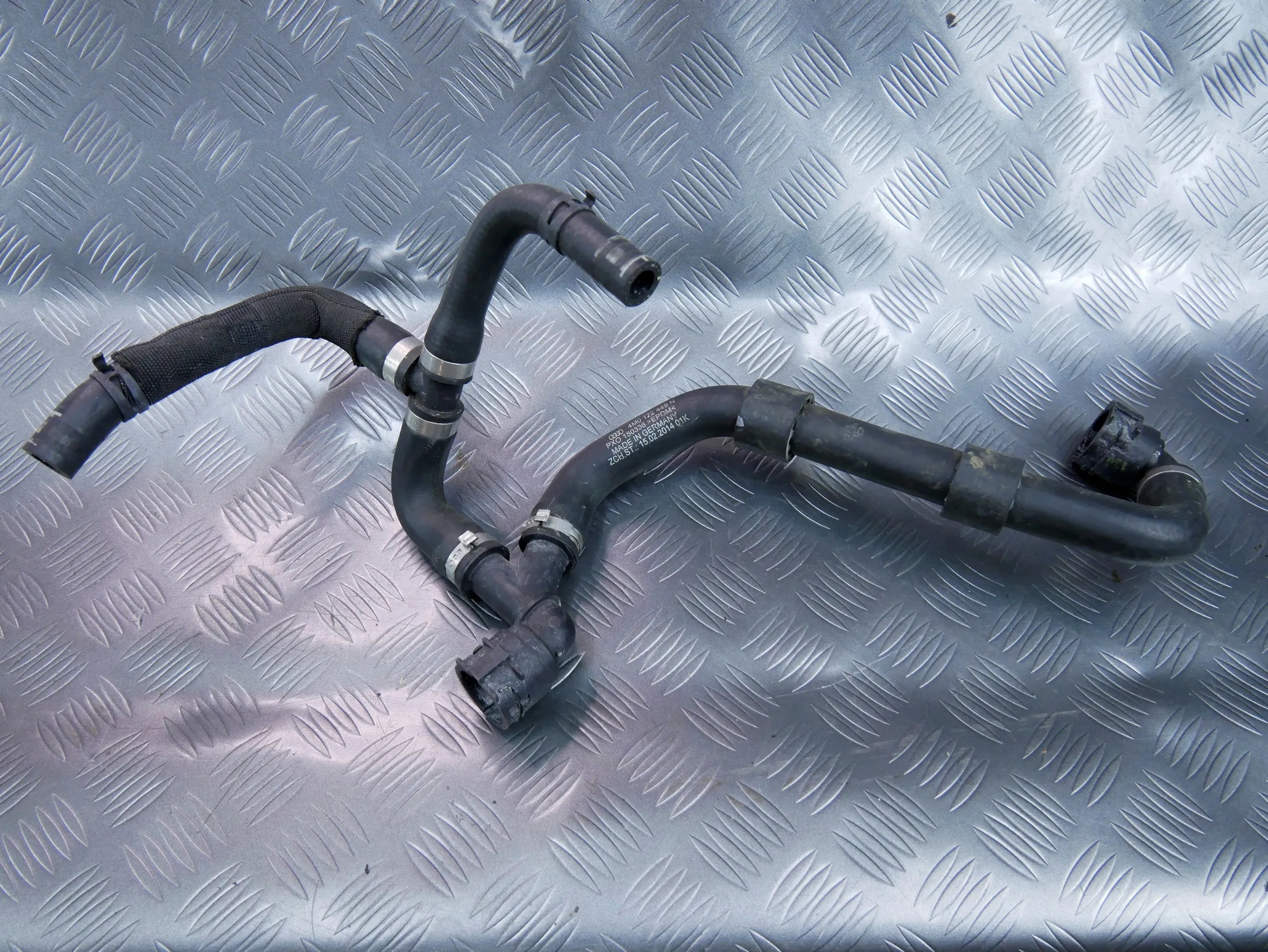 Rura wąż wody 4M0122449N AUDI Q7 4M 2.0 TFSI
