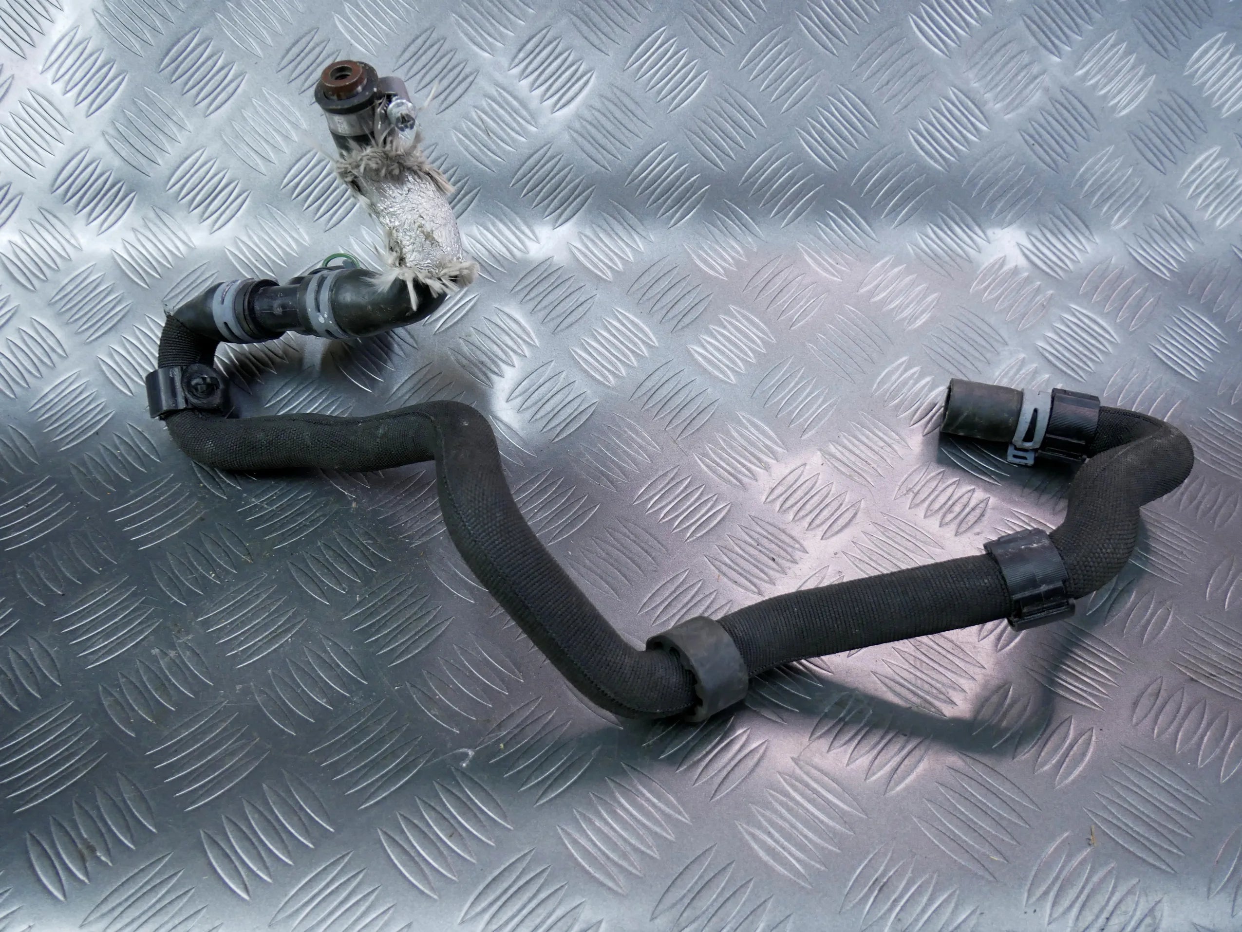Rura wąż wody 4M0122101CD AUDI Q7 4M 2.0 TFSI