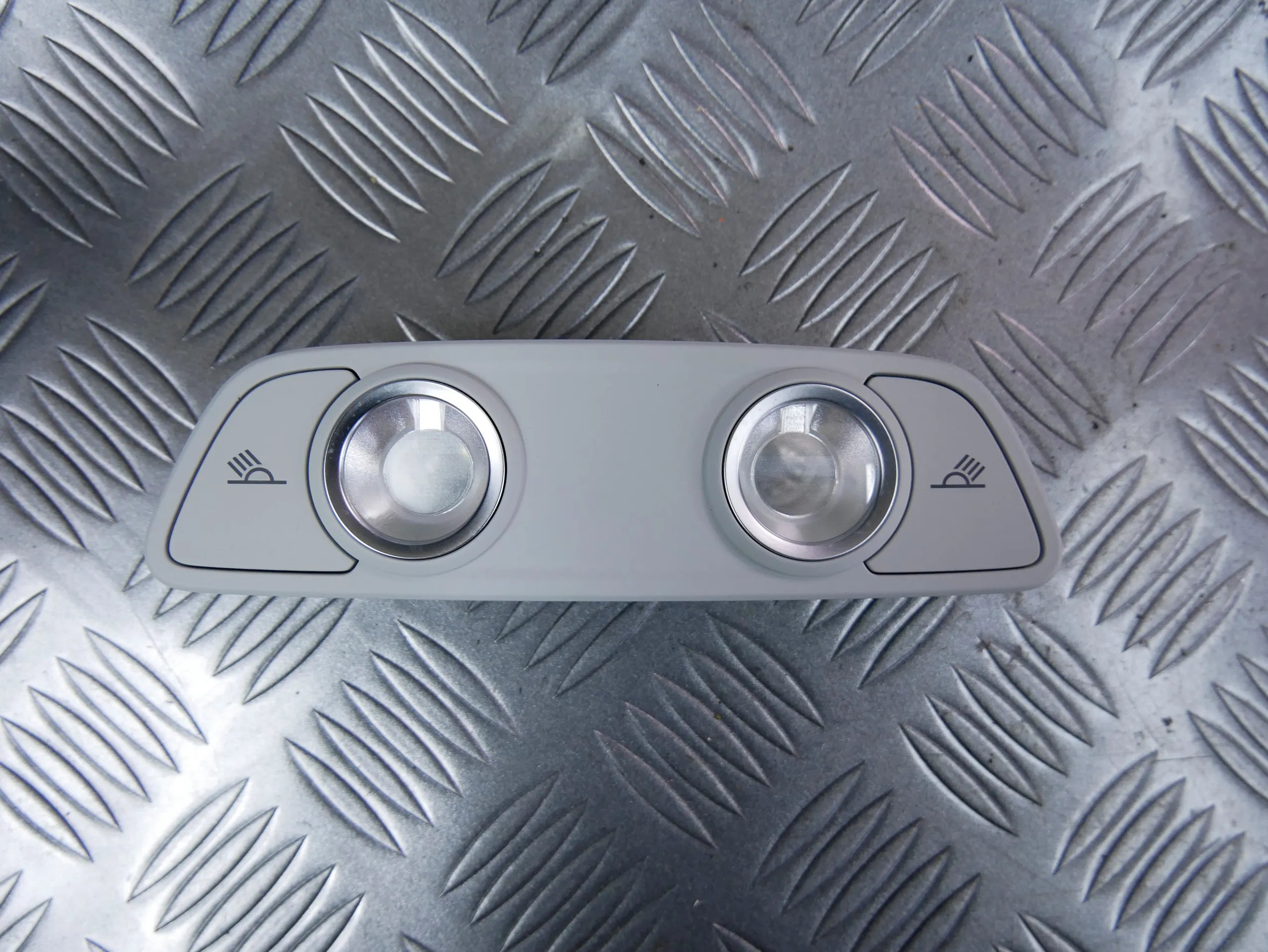 Lampka podsufitki 4M0947111 AUDI Q7 4M