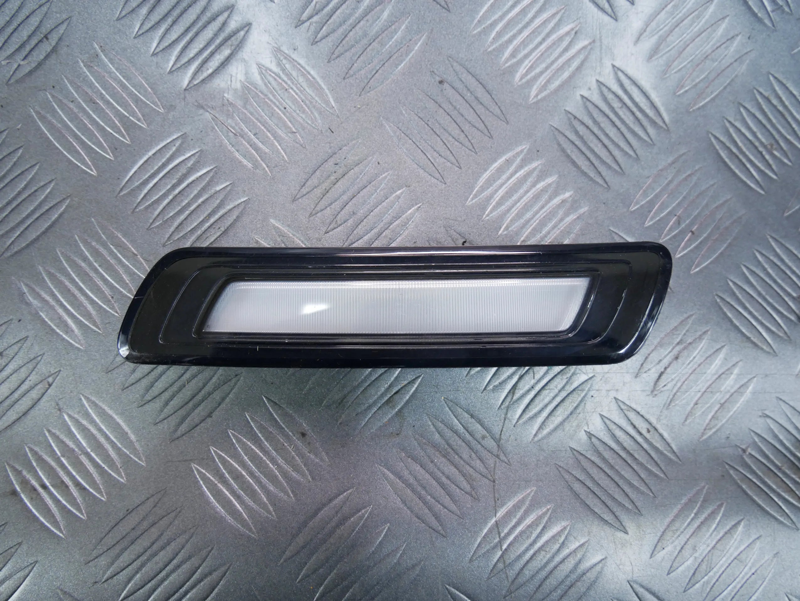 Lampka bagażnika LED prawa 4M0947170 AUDI Q7 4M