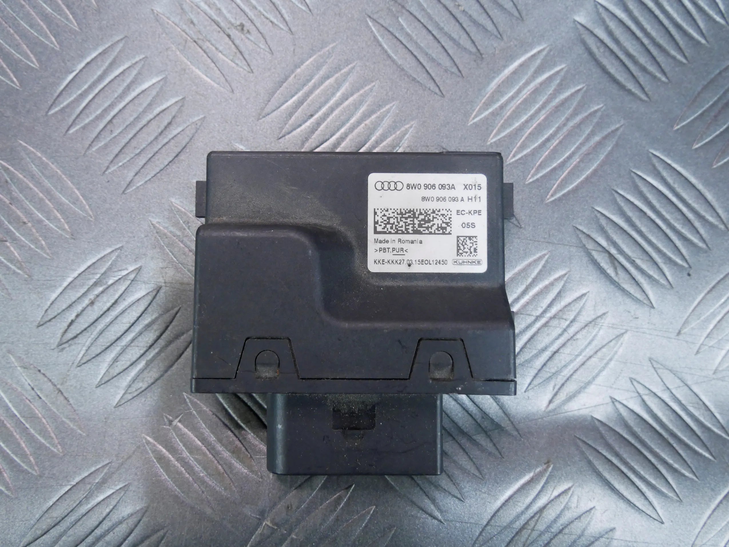 Moduł sterownik pompy paliwa 8W0906093A AUDI Q7 4M