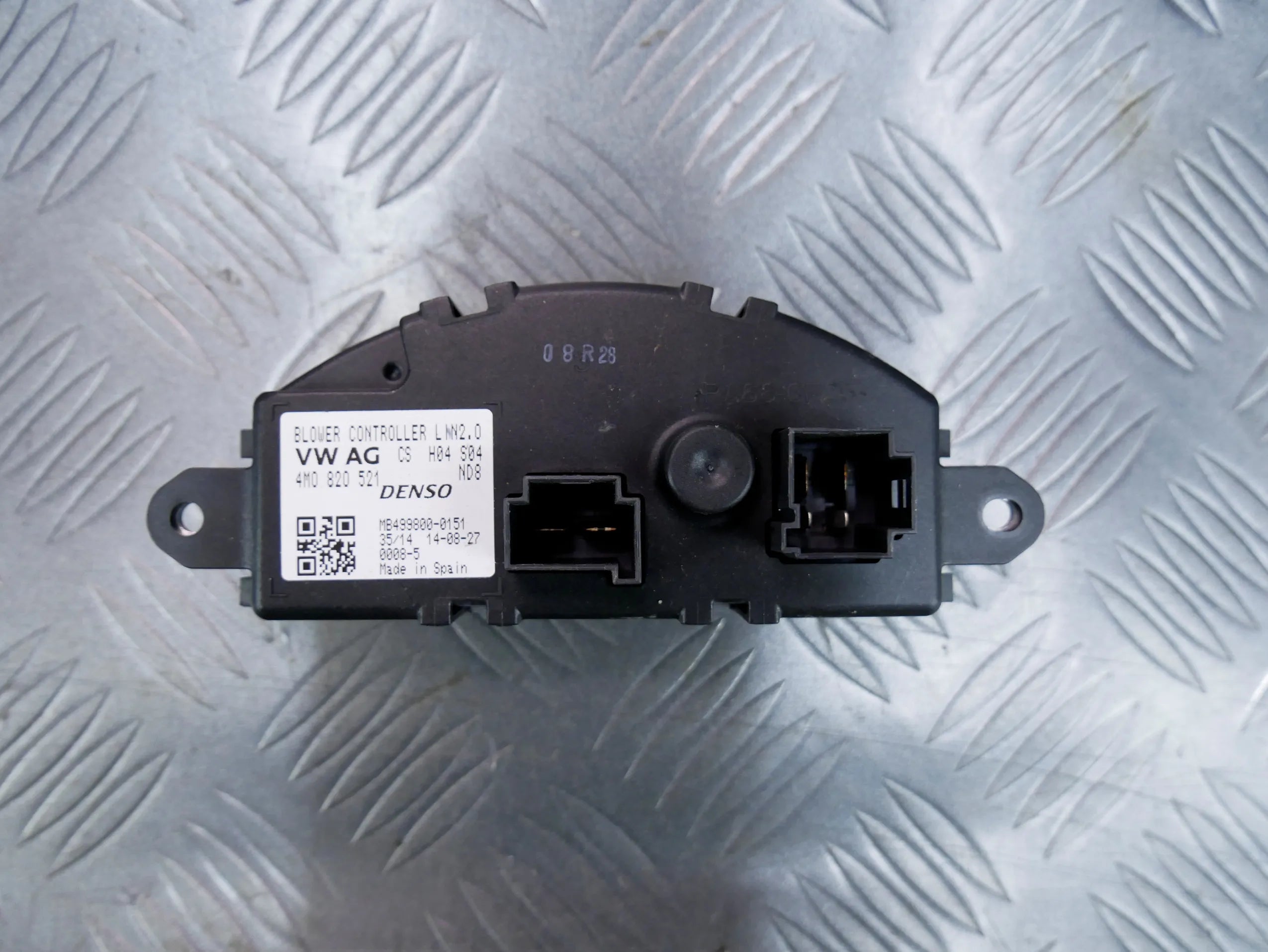 Rezystor opornica dmuchawy nagrzewnicy 4M0820521 AUDI Q7 4M