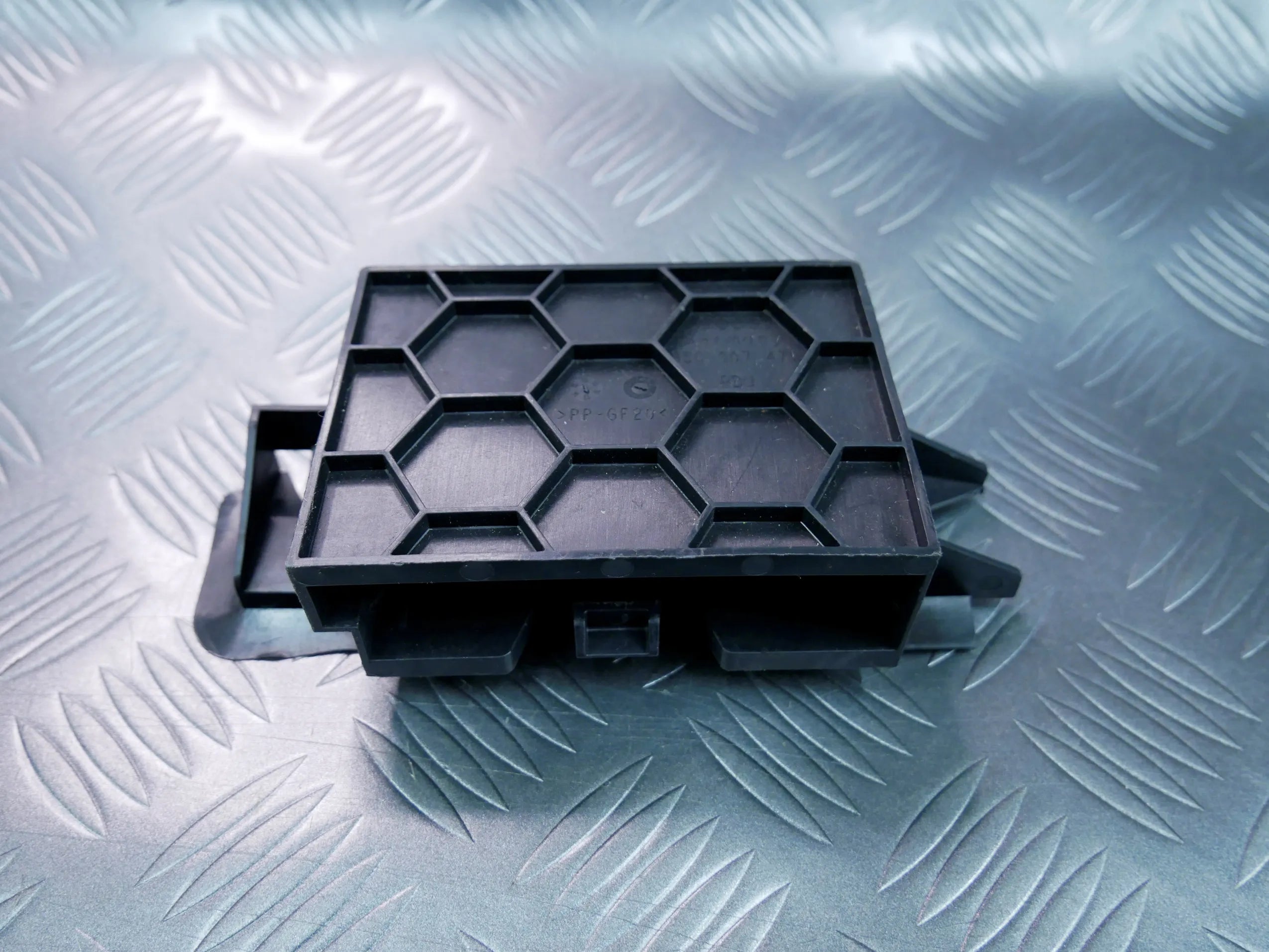 Uchwyt mocowanie sterownika 8S0907471 AUDI TT 8S