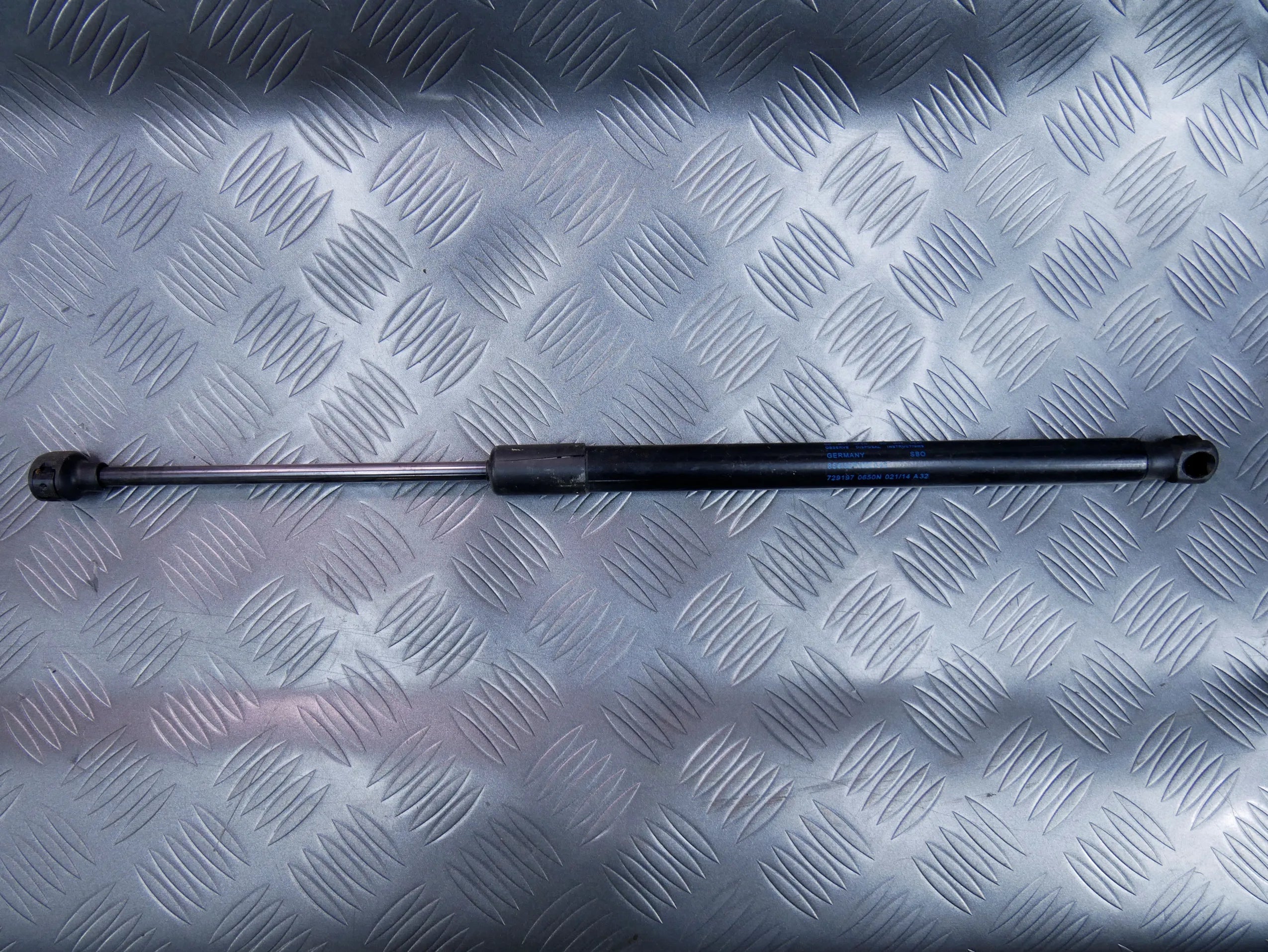 Oryginalny siłownik klapy 8S8827552 AUDI TT 8S