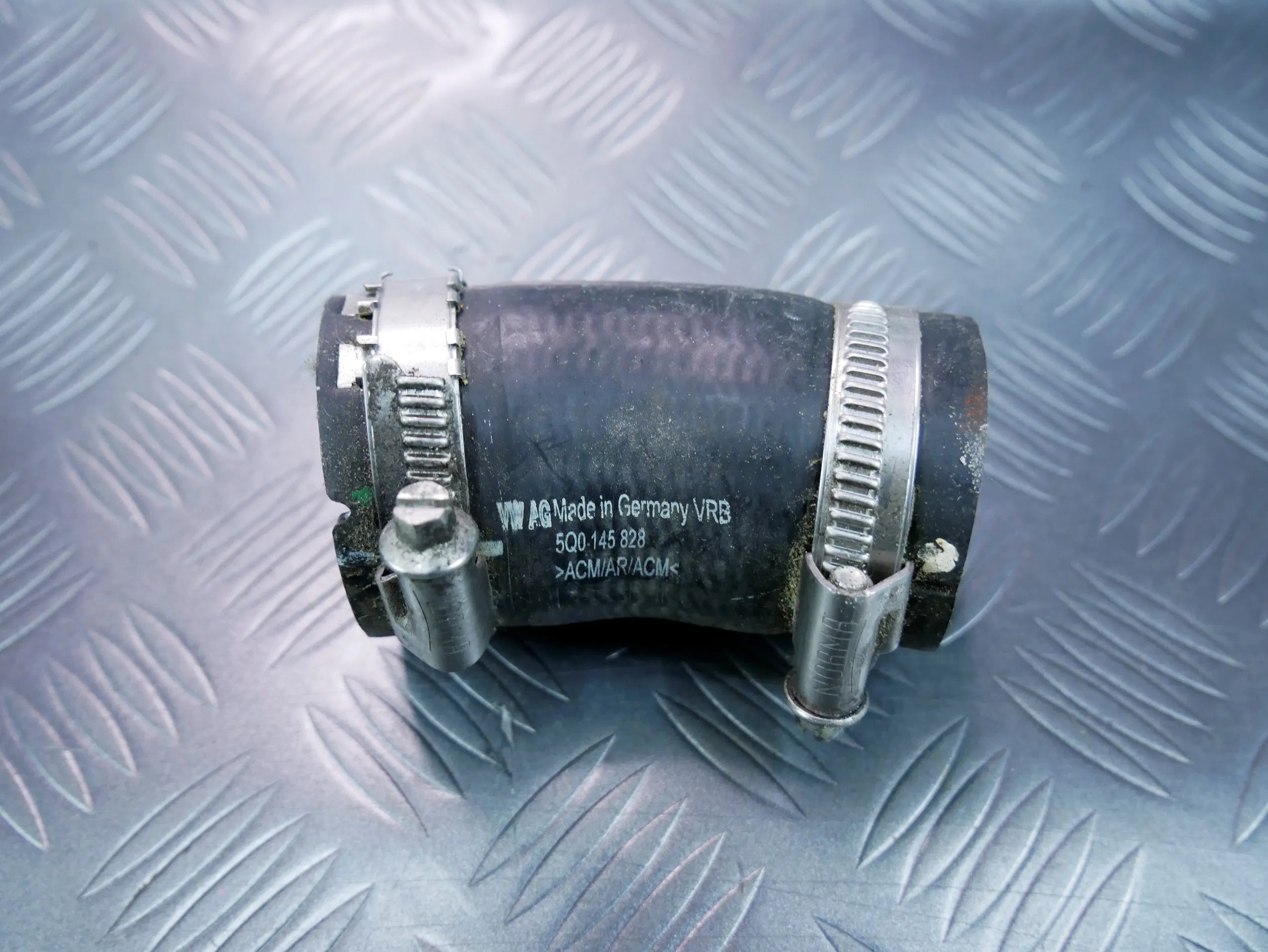 Rura wąż przewód powietrza 5Q0145828 AUDI TT 8S 2.0 TFSI