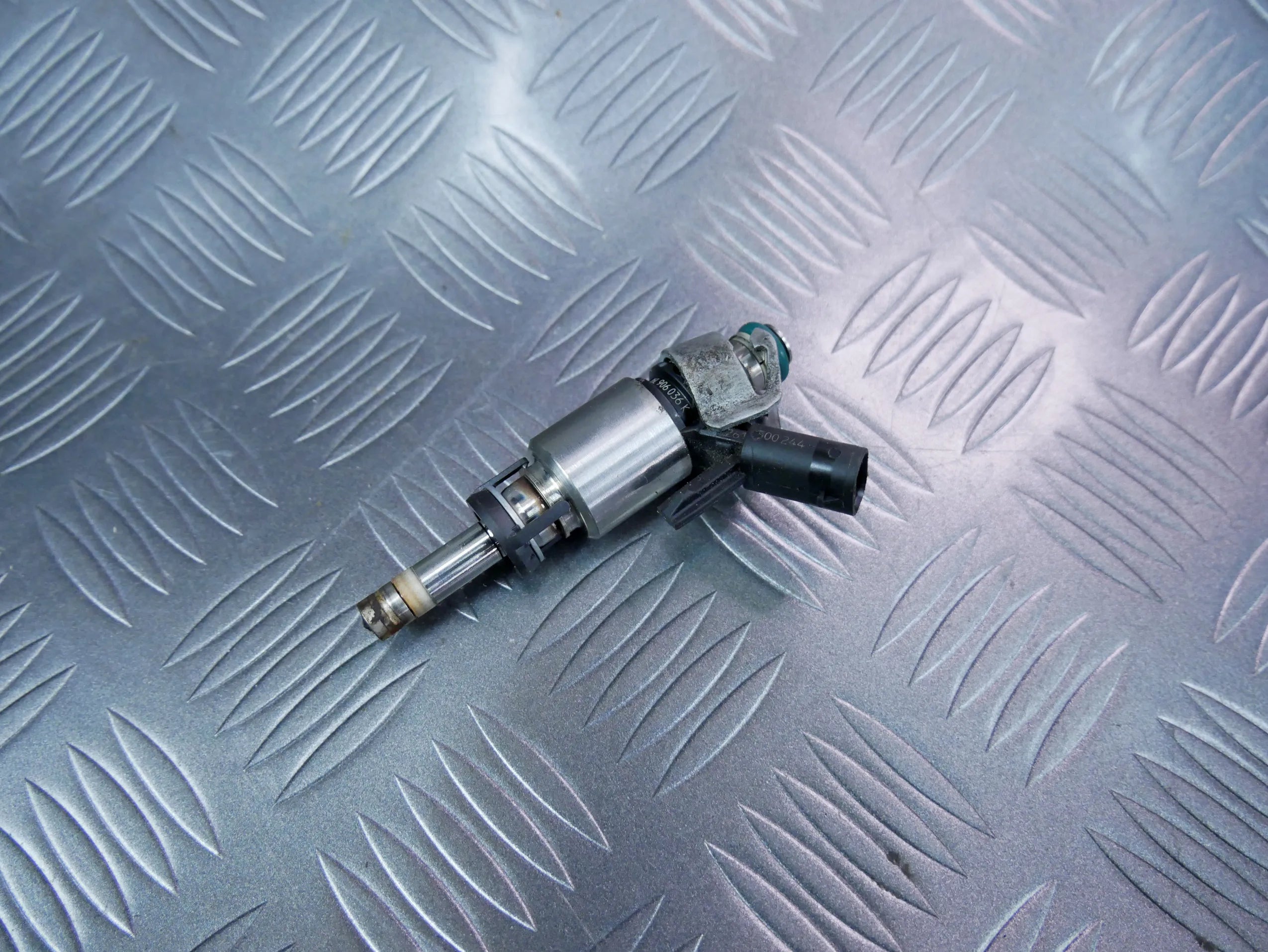 Wtryskiwacz 06L906036K AUDI TT 8S 2.0 TFSI
