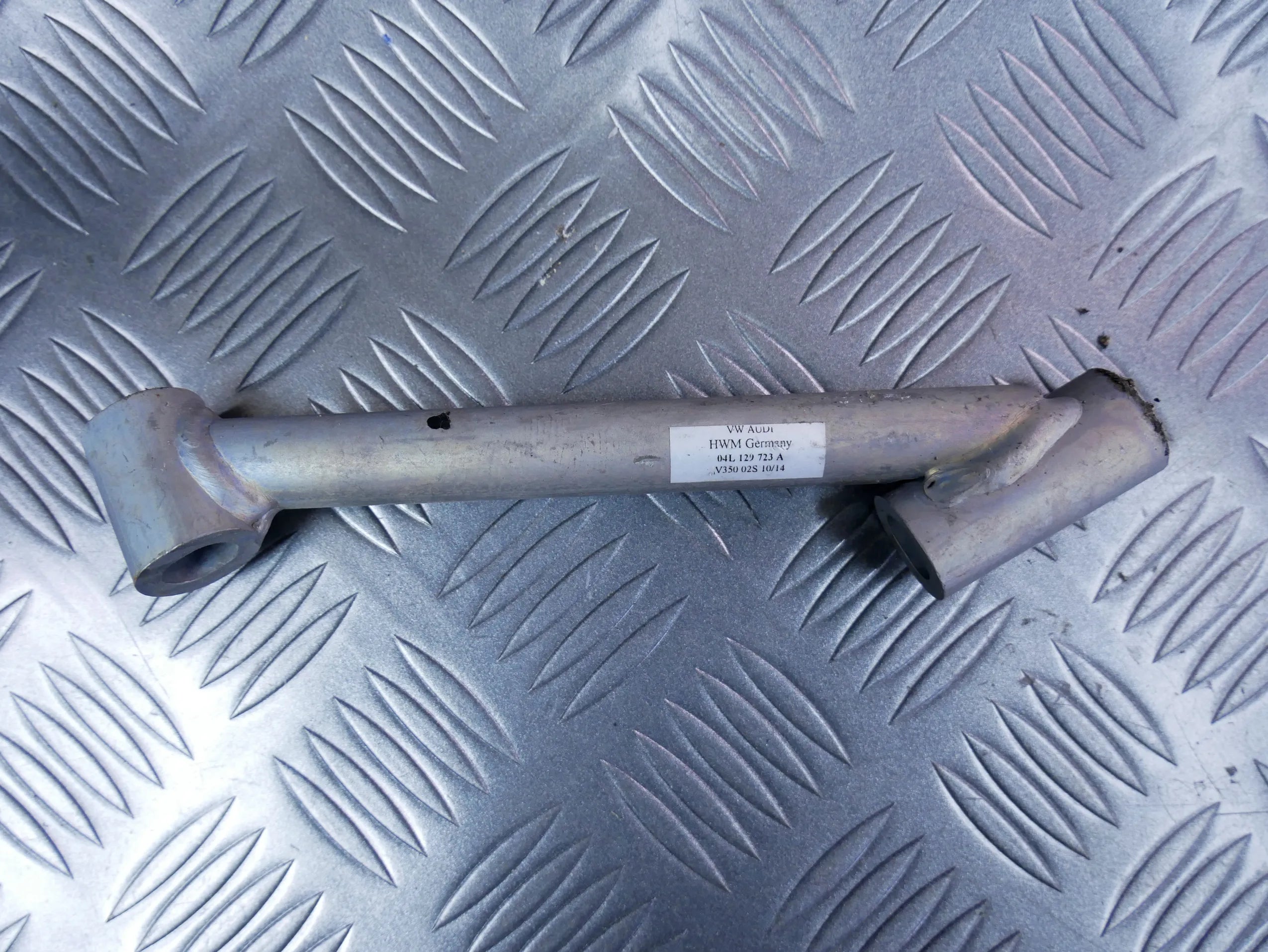 Łapa podpora turbiny 04L129723A AUDI TT 8S 2.0 TDI