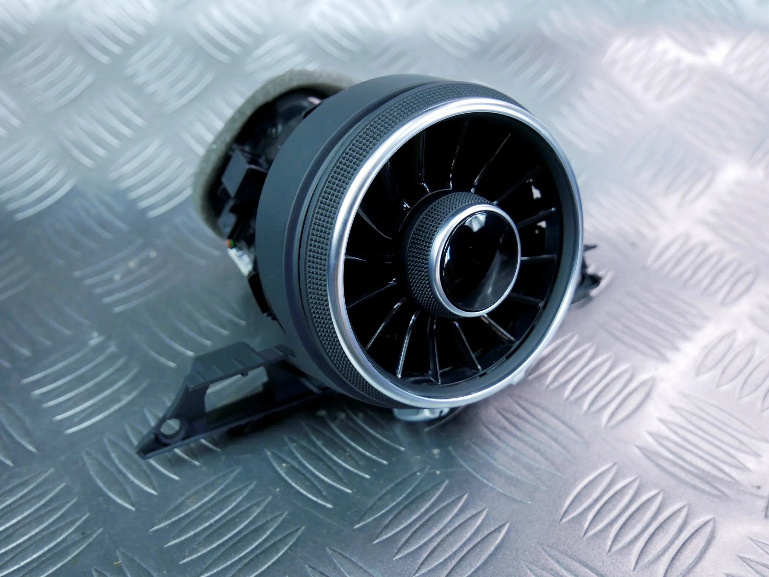 Kratka nawiewu 8S1820903 AUDI TT 8S