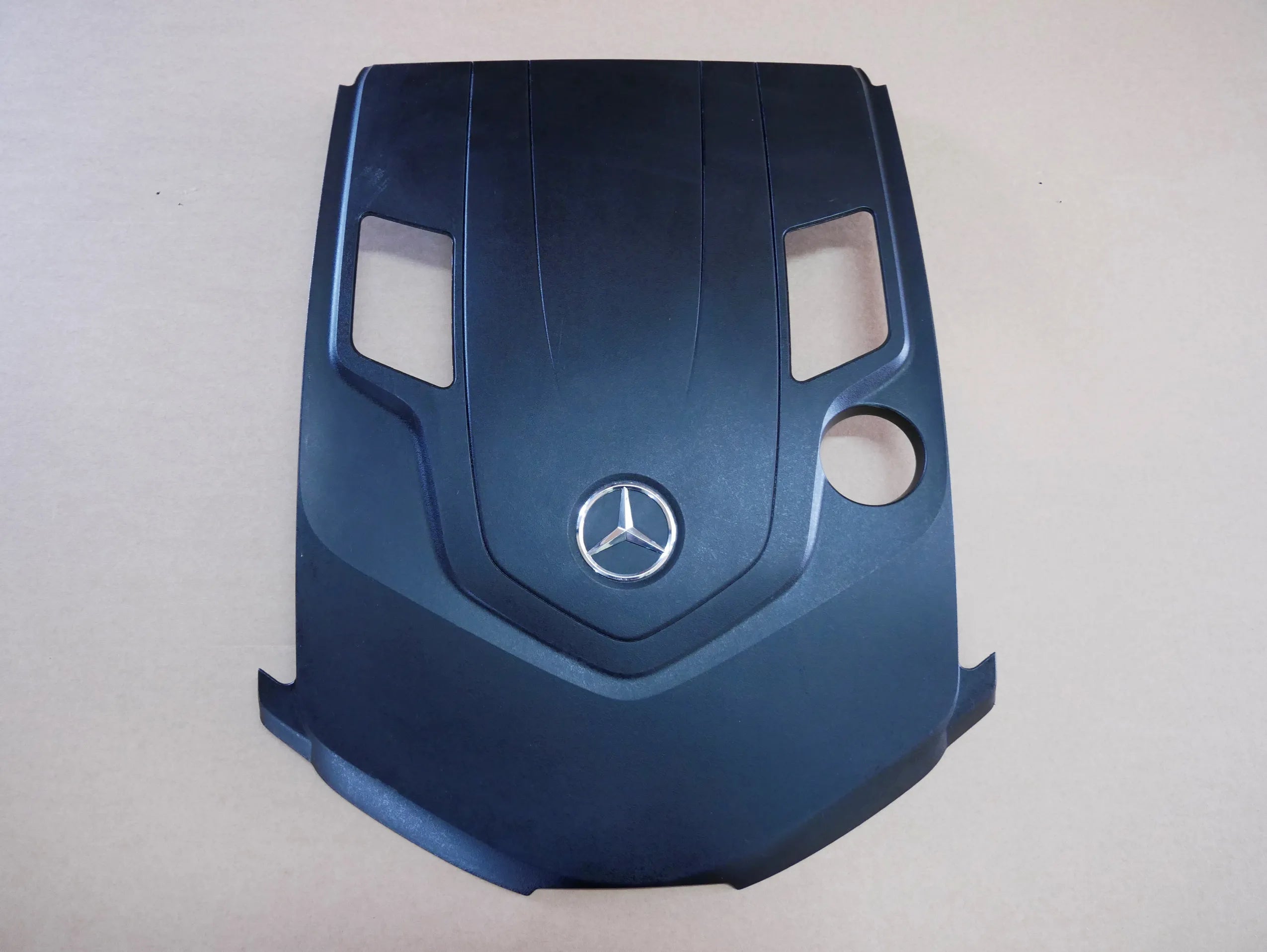 Osłona pokrywa silnika A1760108702 MERCEDES-BENZ W223 S560 4.0 V8