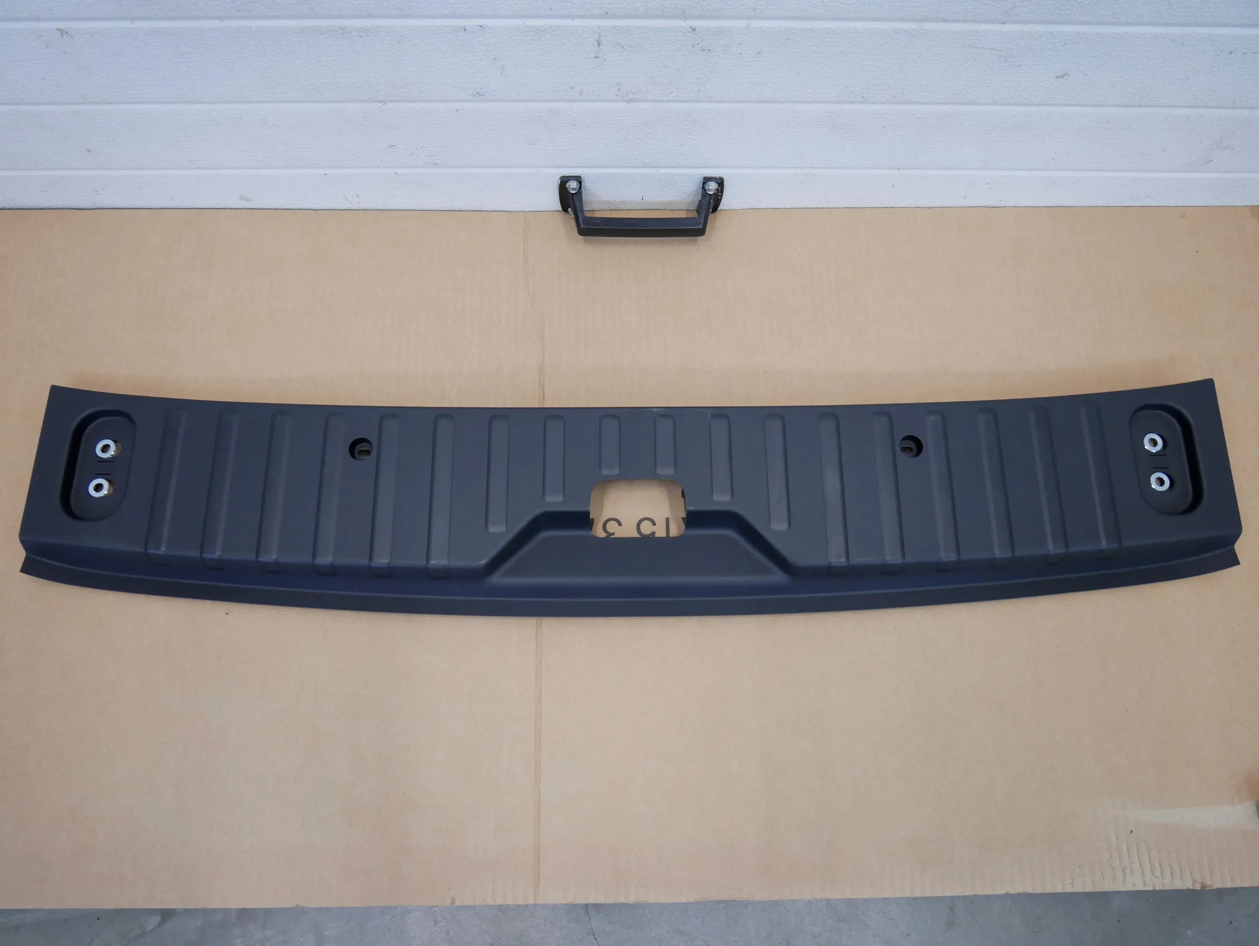 Osłona krawędzi bagażnika 1T5863459A VW ID BUZZ CARGO