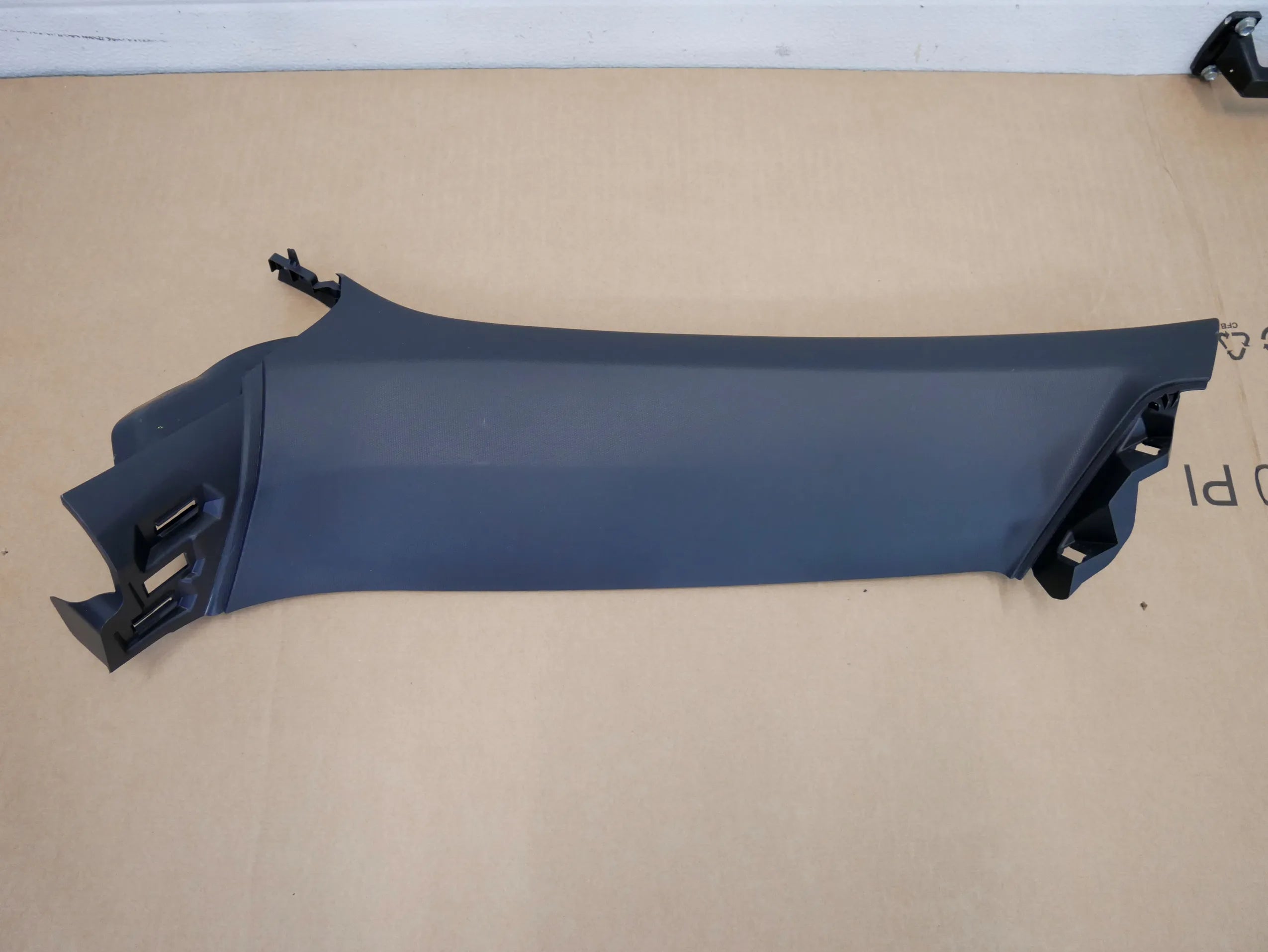 Poszycie osłona słupka lewa 1T3867269F VW ID BUZZ CARGO