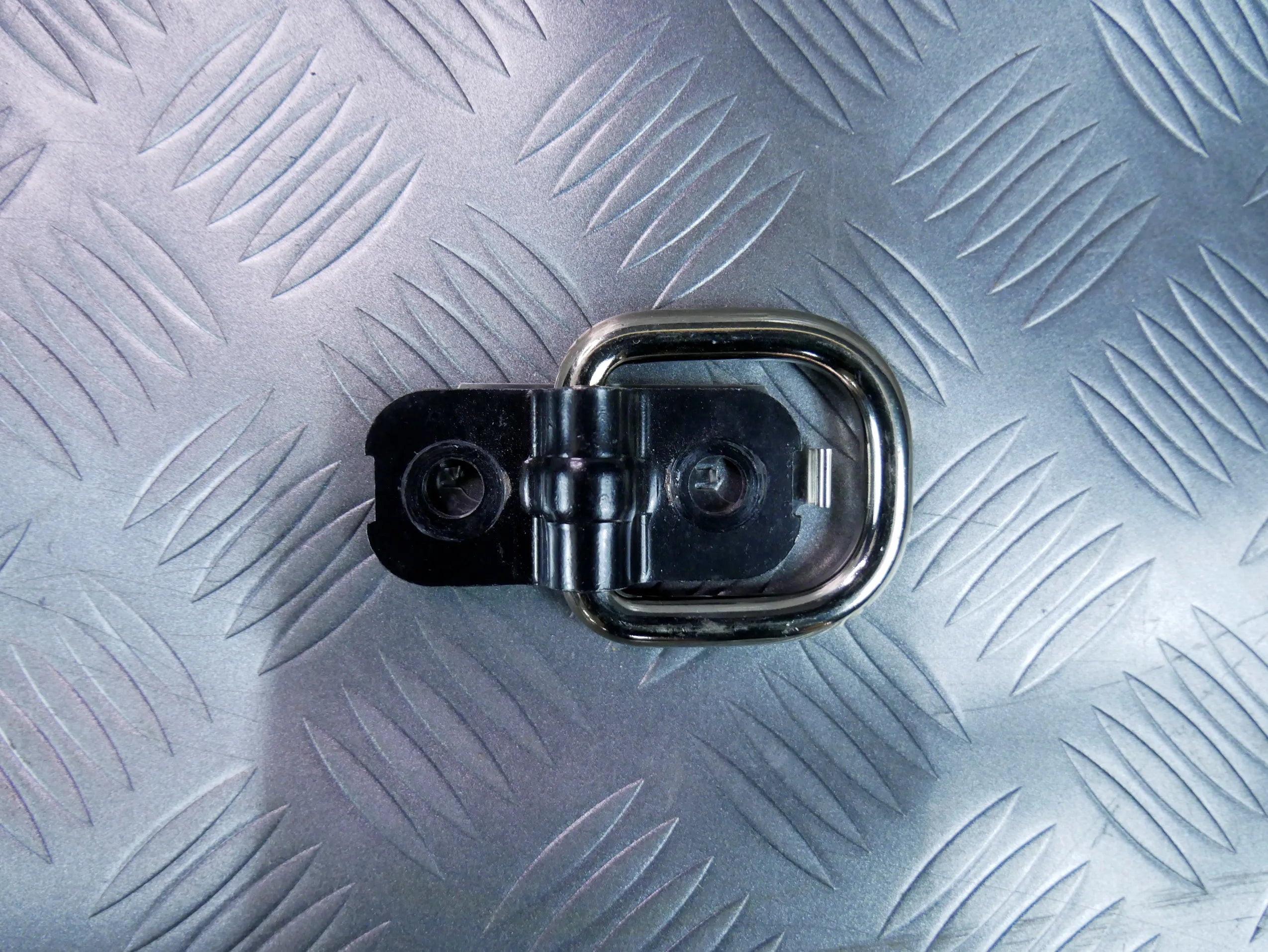 Mocowanie ucho paki bagażnika 2N0801983A VW ID BUZZ