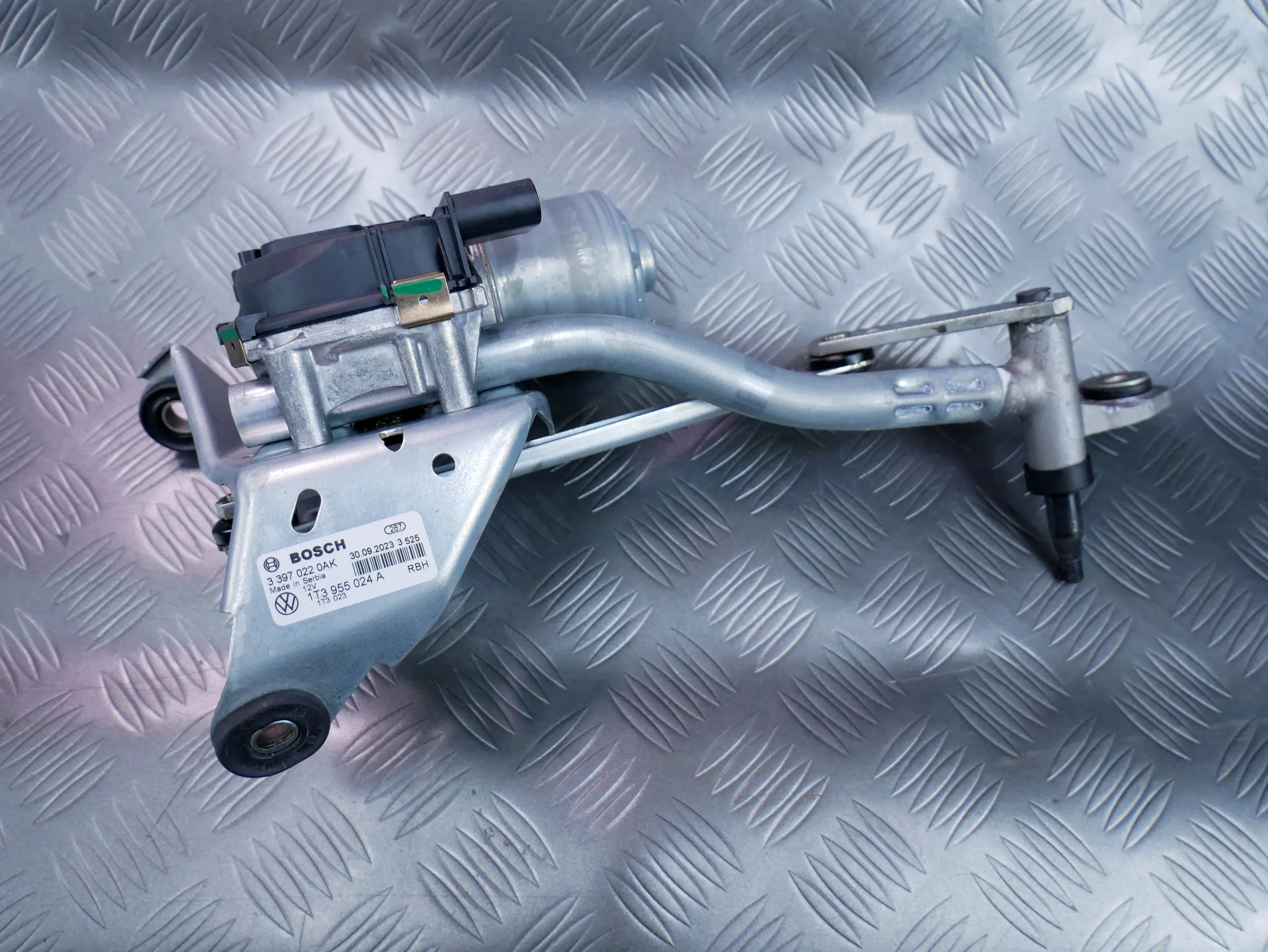 Silnik mechanizm wycieraczek 1T3955024A 1T3955120 VW ID BUZZ CARGO