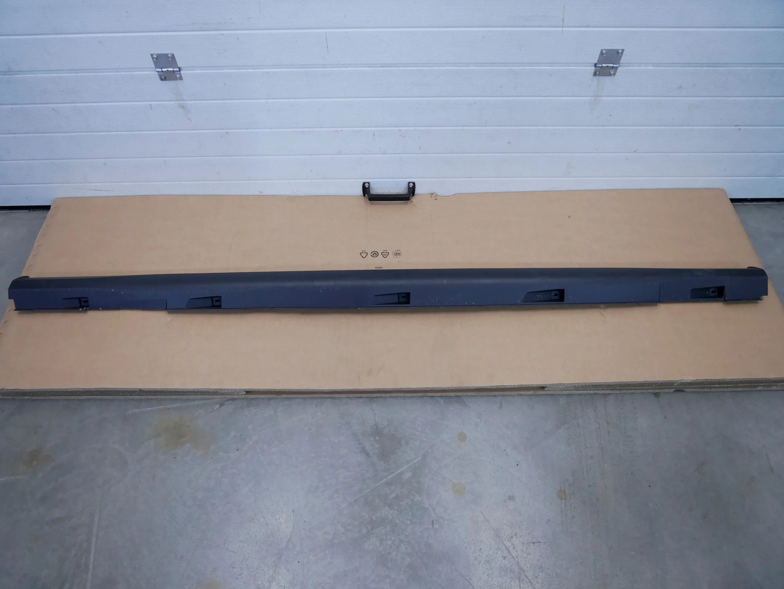 Listwa progowa prawa 1T3853856 VW ID BUZZ CARGO