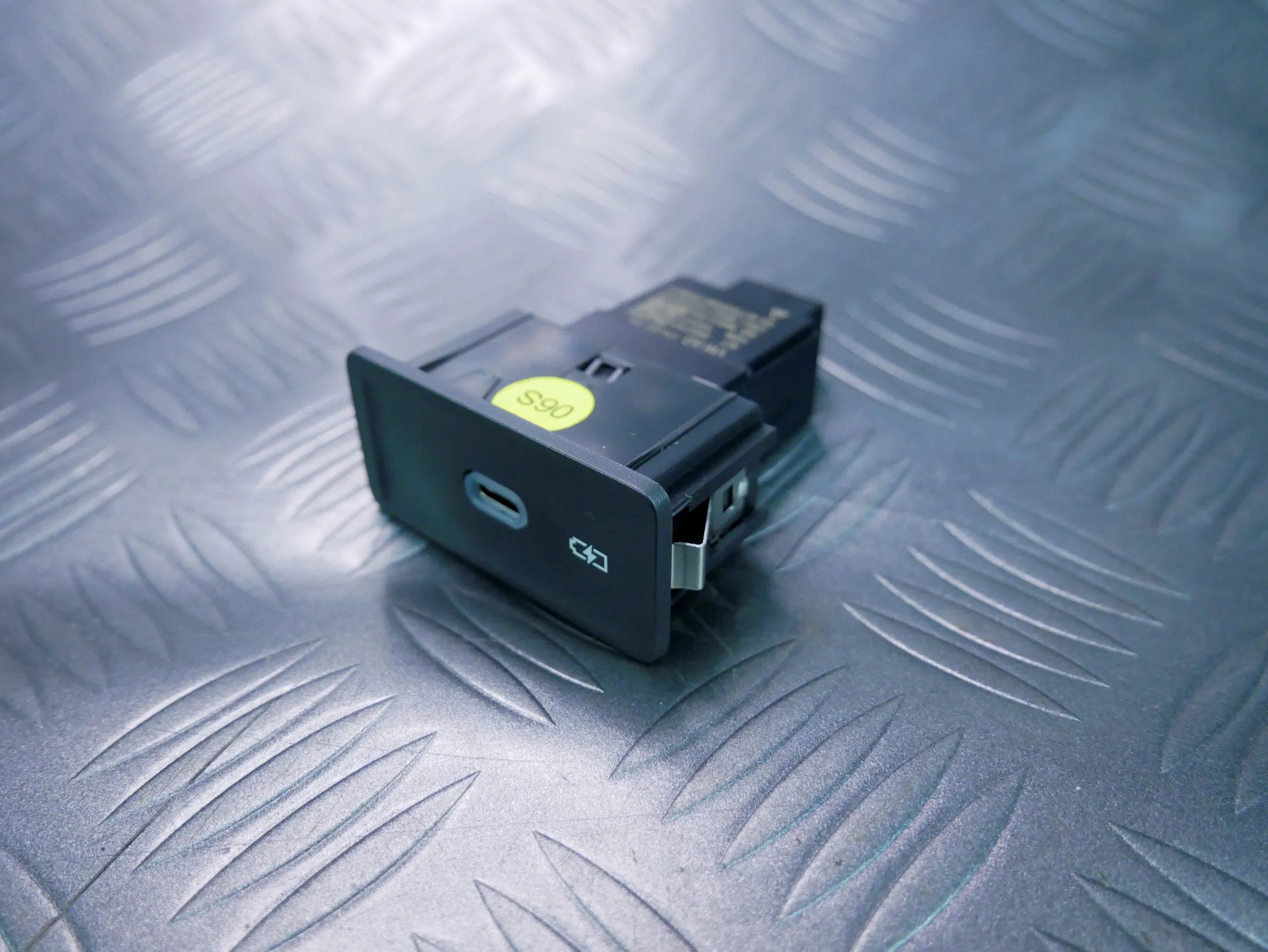 Gniazdo port USB-C 17A035718 VW ID BUZZ CARGO