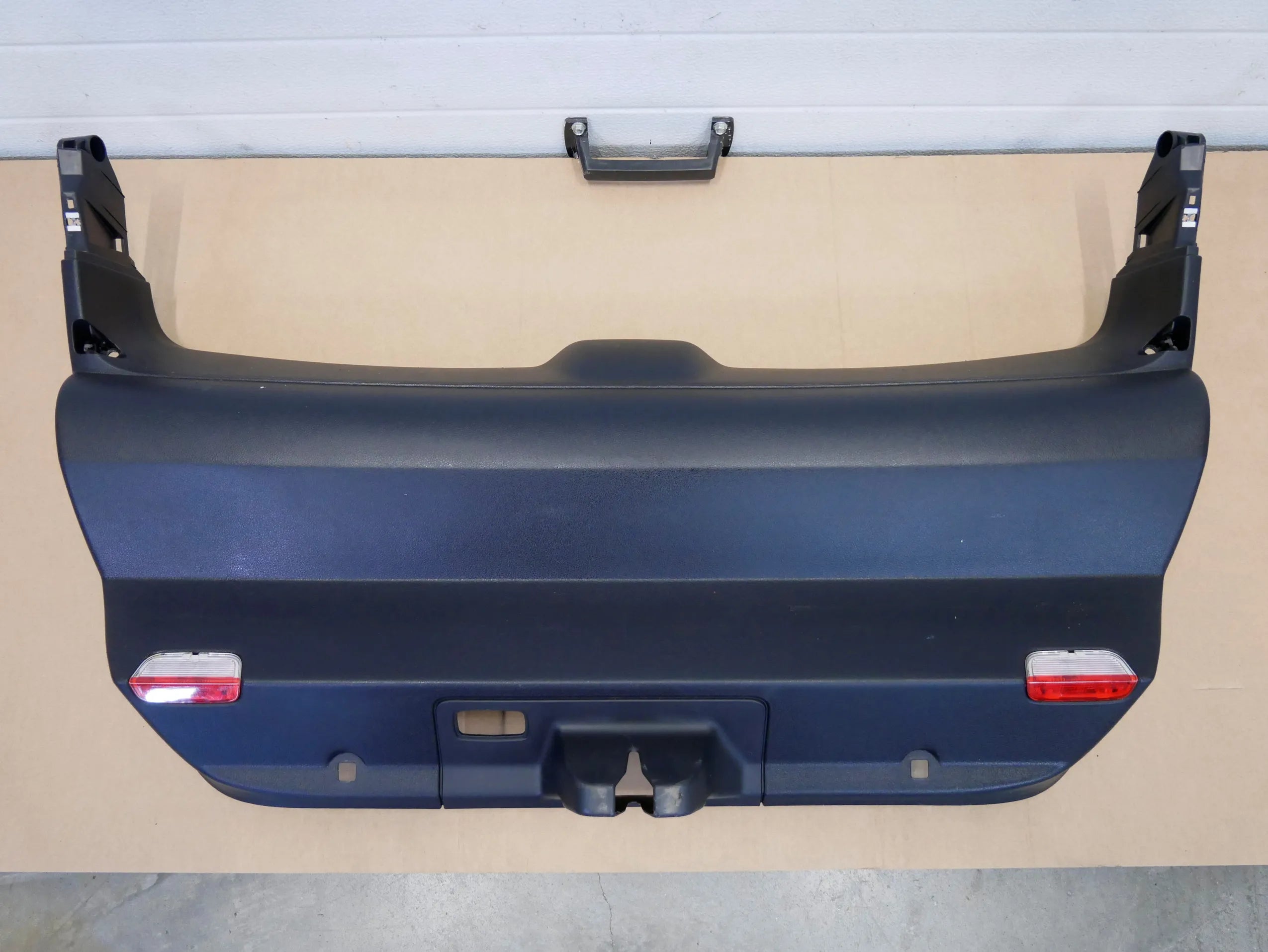 Osłona tapicerka klapy tył tylnej 97055524110 PORSCHE PANAMERA 970 LIFT