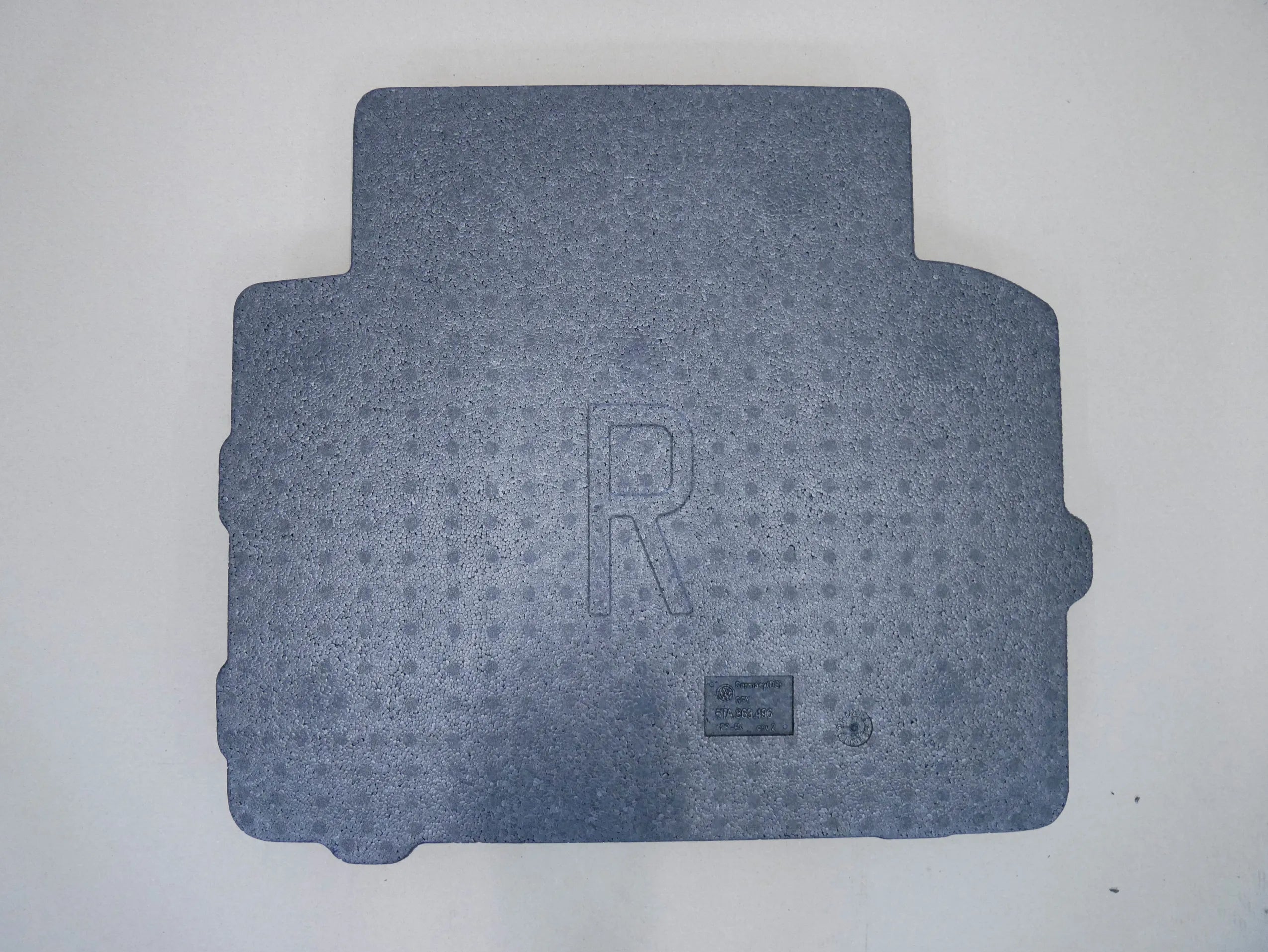 Pianka styropian bagażnika prawy 5TA863496 VW TOURAN III 5T