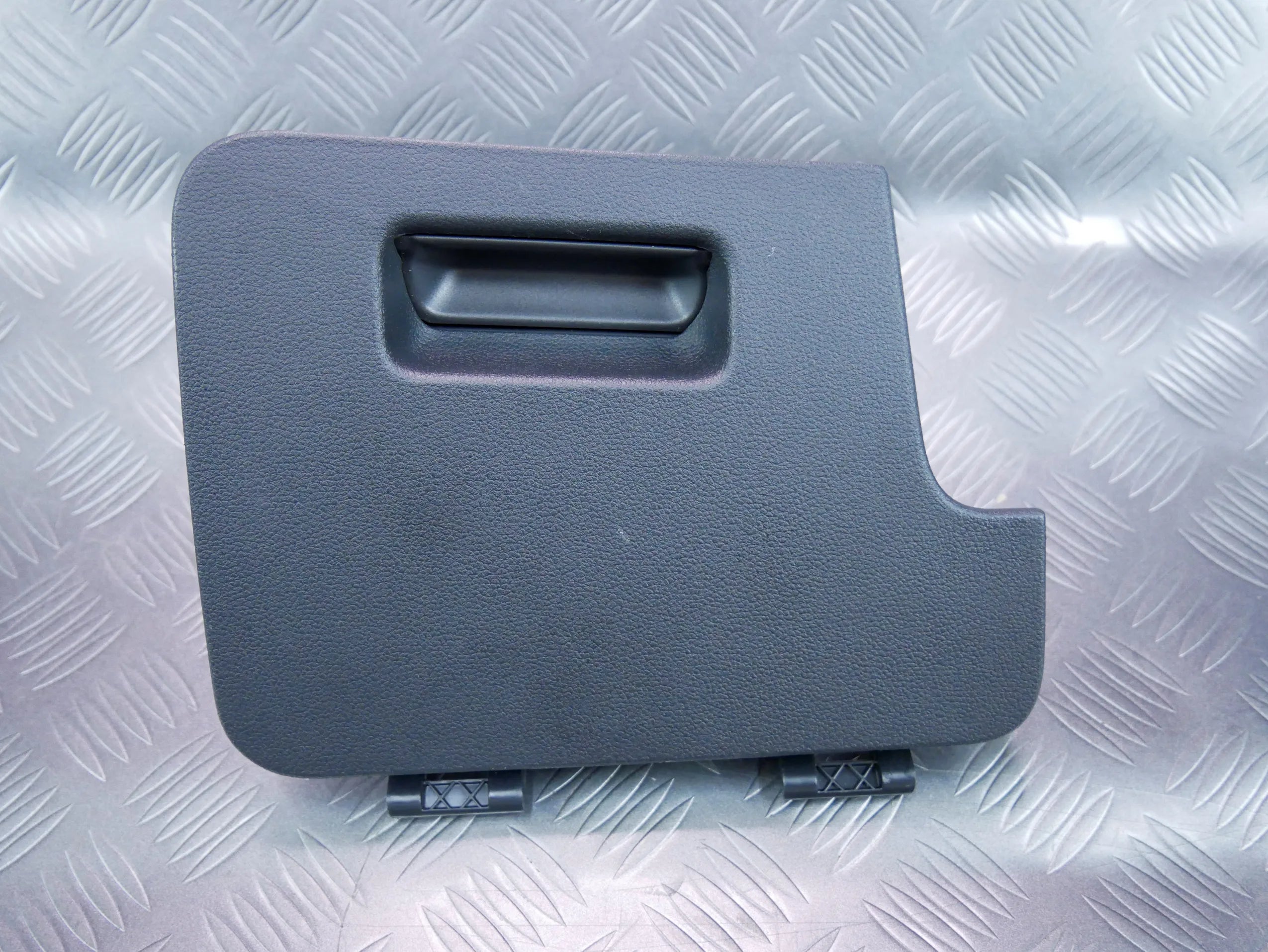 Schowek lewy kierowcy 5TB857919 VW TOURAN III 5T