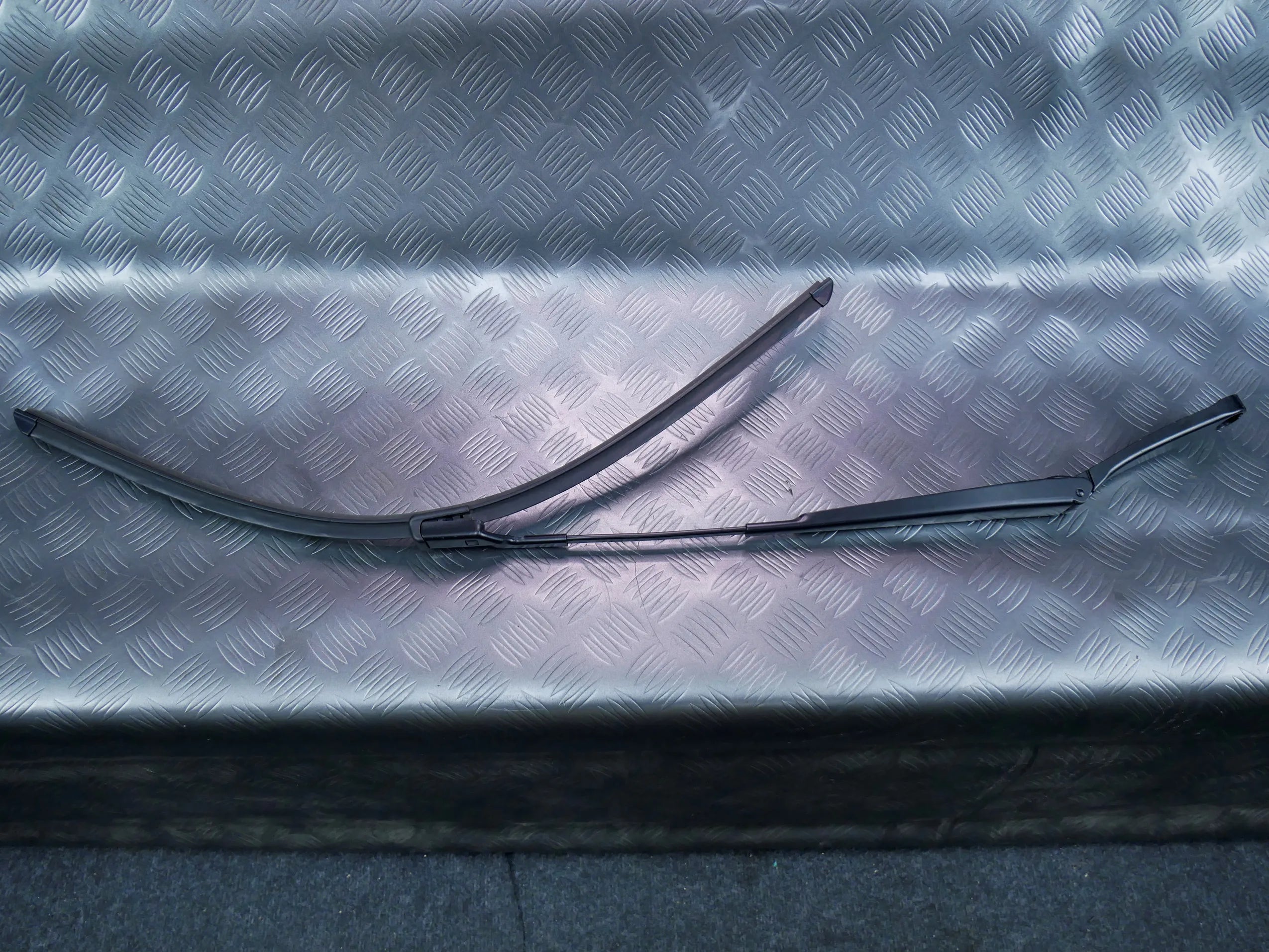Ramię wycieraczka lewa 5TB955409 VW TOURAN III 5T