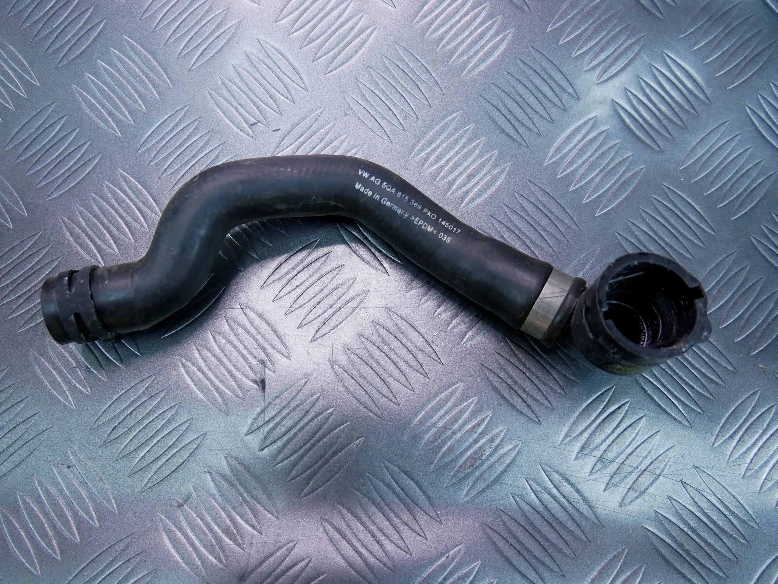 Rura wąż wody 5QA815369 VW TOURAN 5T 1.4 TSI