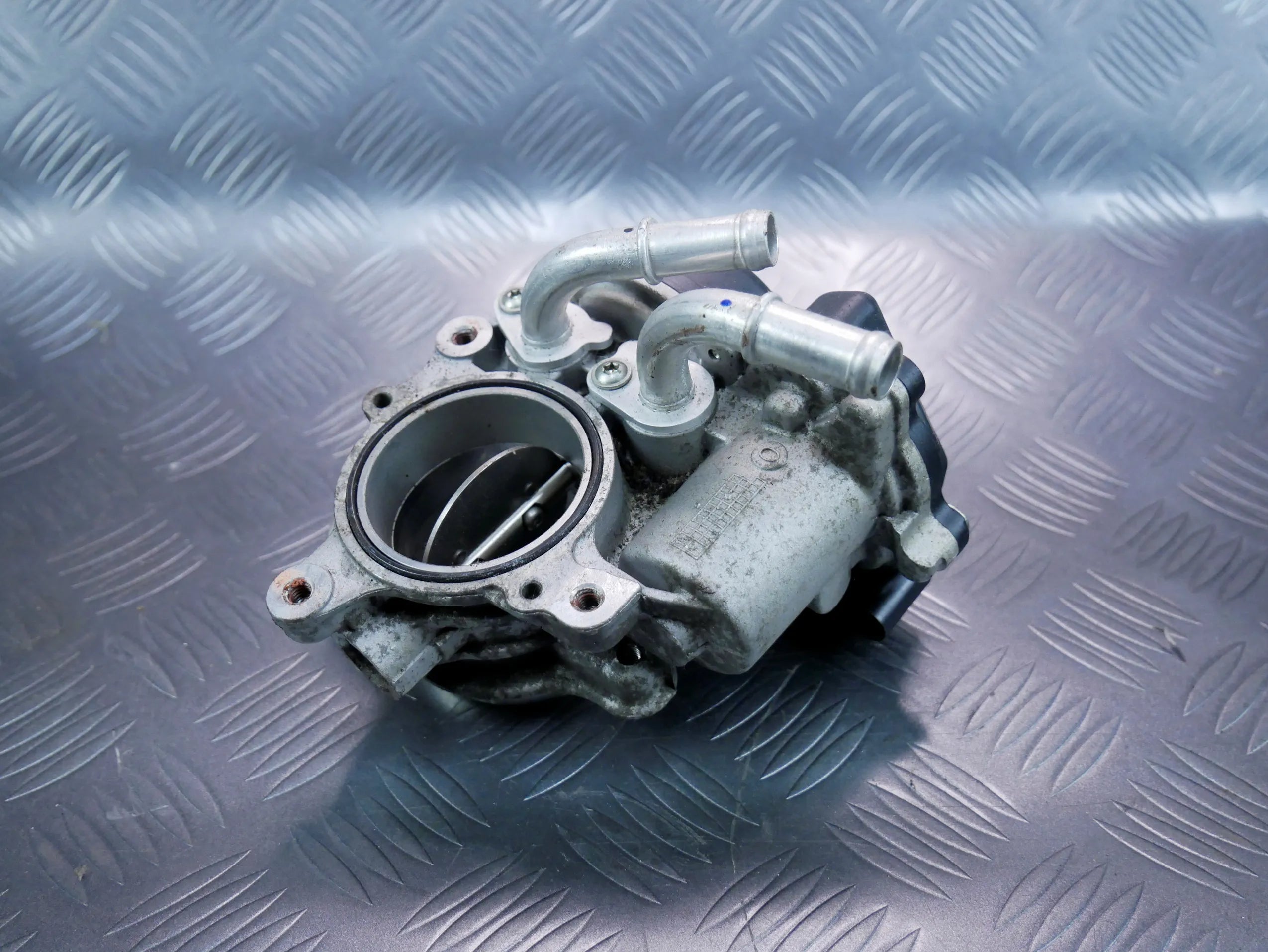 Przepustnica 04L128059AA 04L128063AA VW TOURAN 5T 2.0 TDI