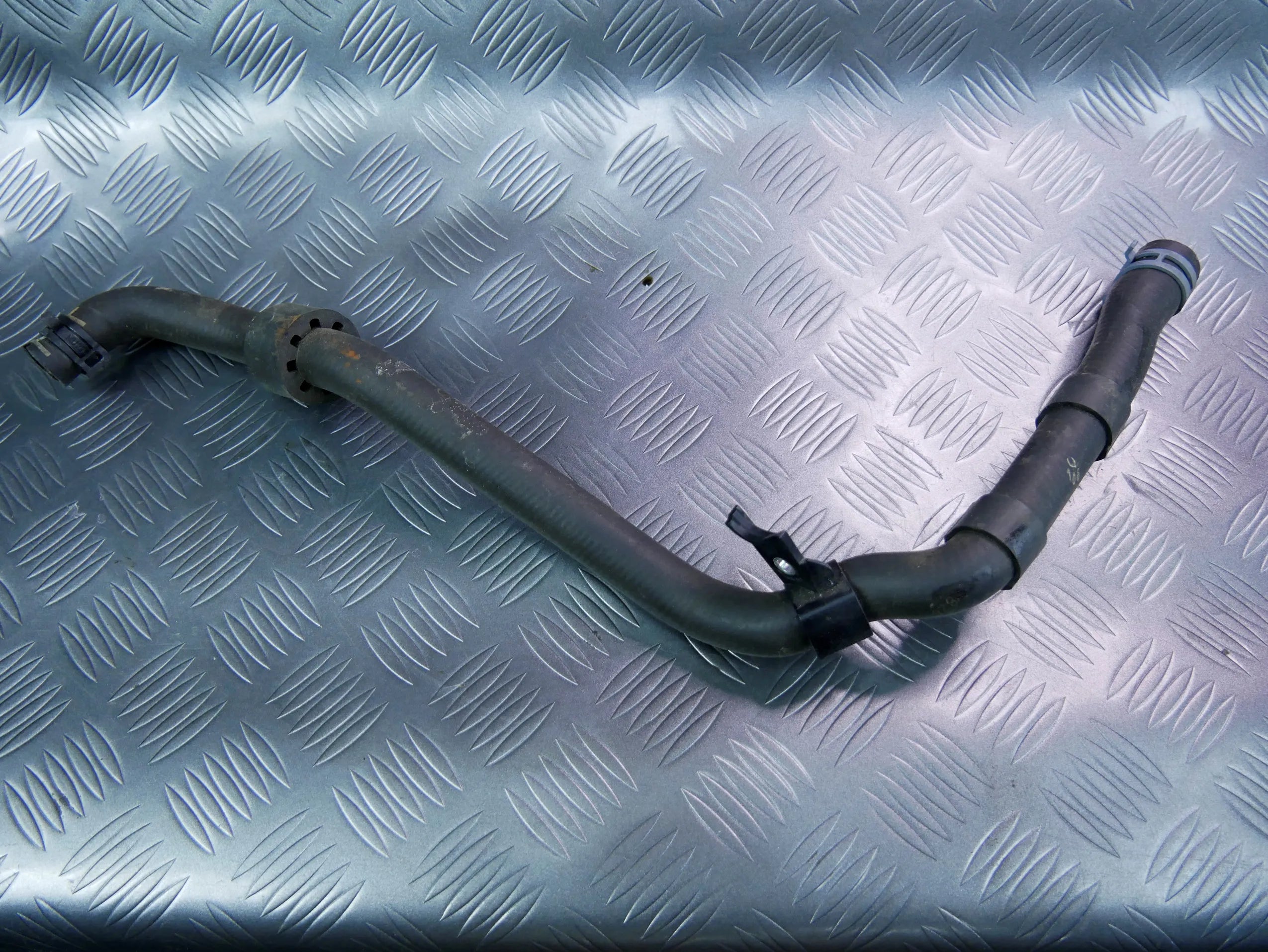 Rura wąż wody 5Q0122051DA VW TOURAN 5T 2.0 TDI