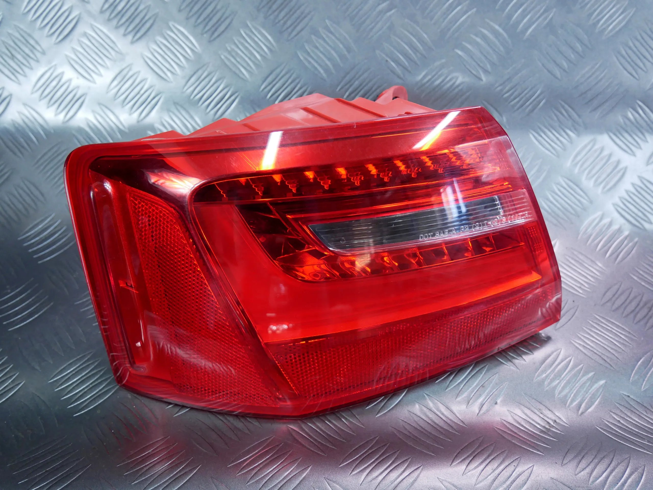 Lampa tył tylna lewa 4G5945095B AUDI A6 C7 4G SEDAN USA