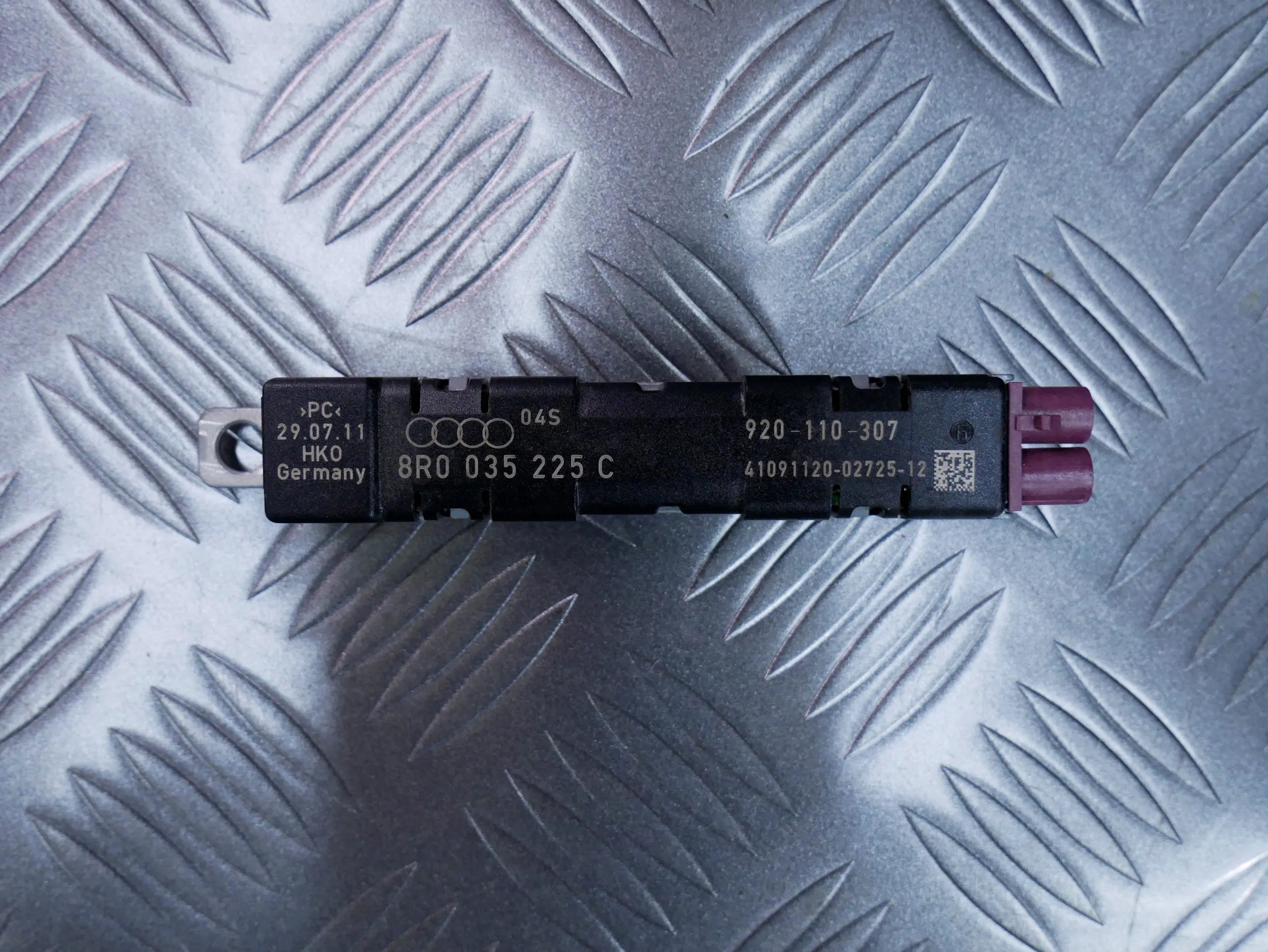 Wzmacniacz antenowy 8R0035225C AUDI Q5 8R0