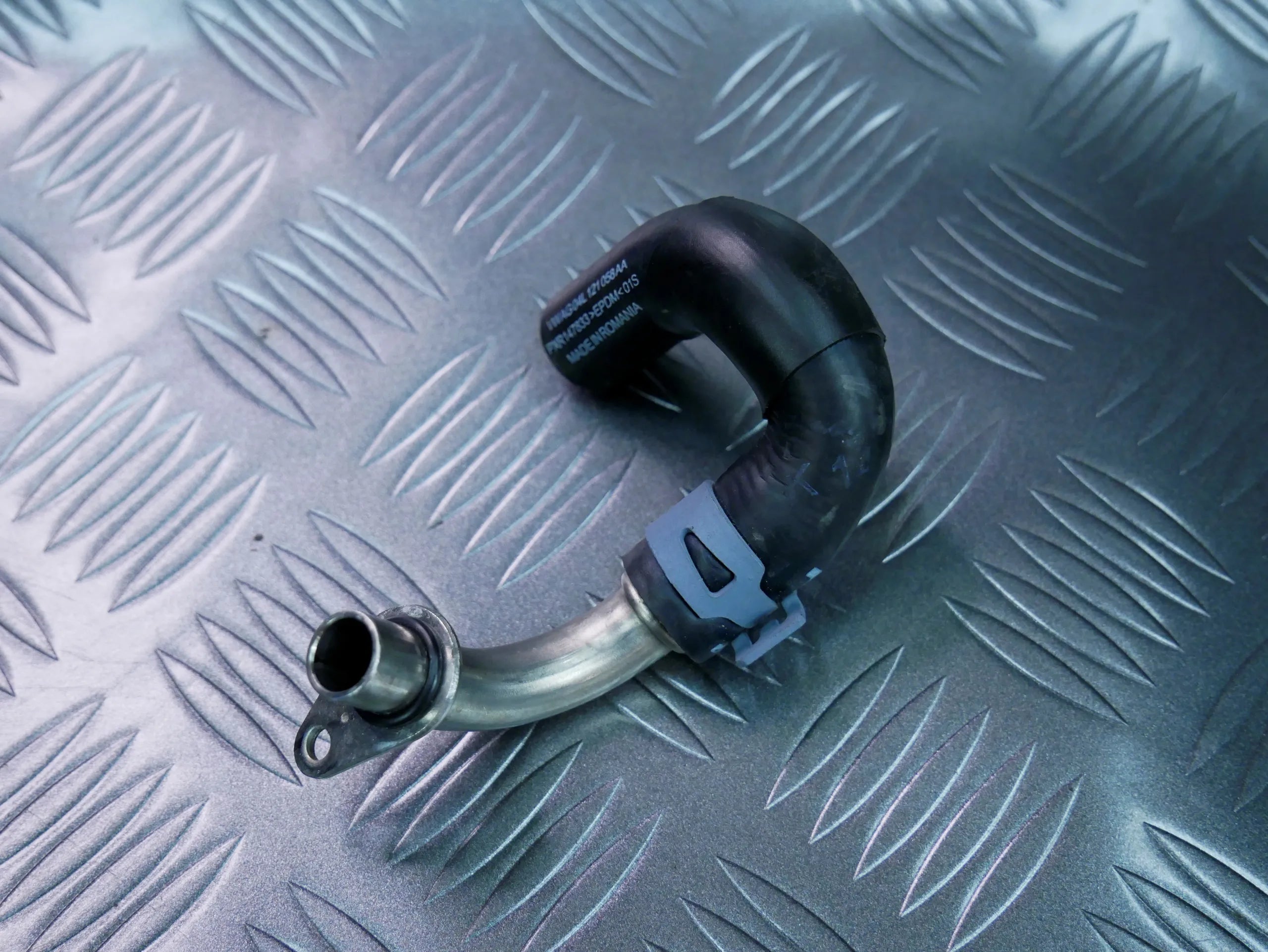 copy of Rurka przewód wąż wody przepustnicy 04L121058F VW AUDI SKODA 2.0 TDI