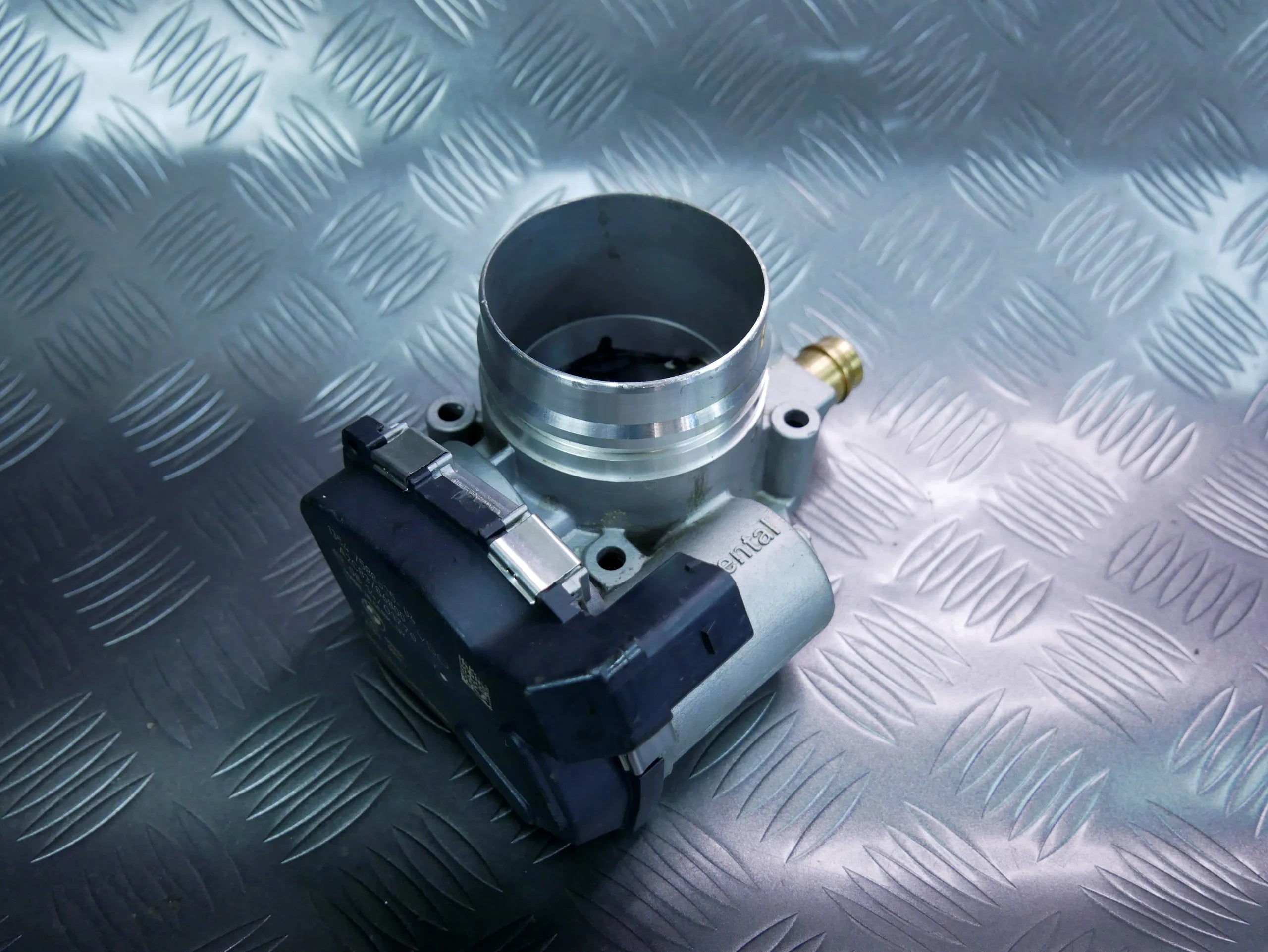 NOWA OEM przepustnica 1354 7588625-04 BMW 2.0 N20
