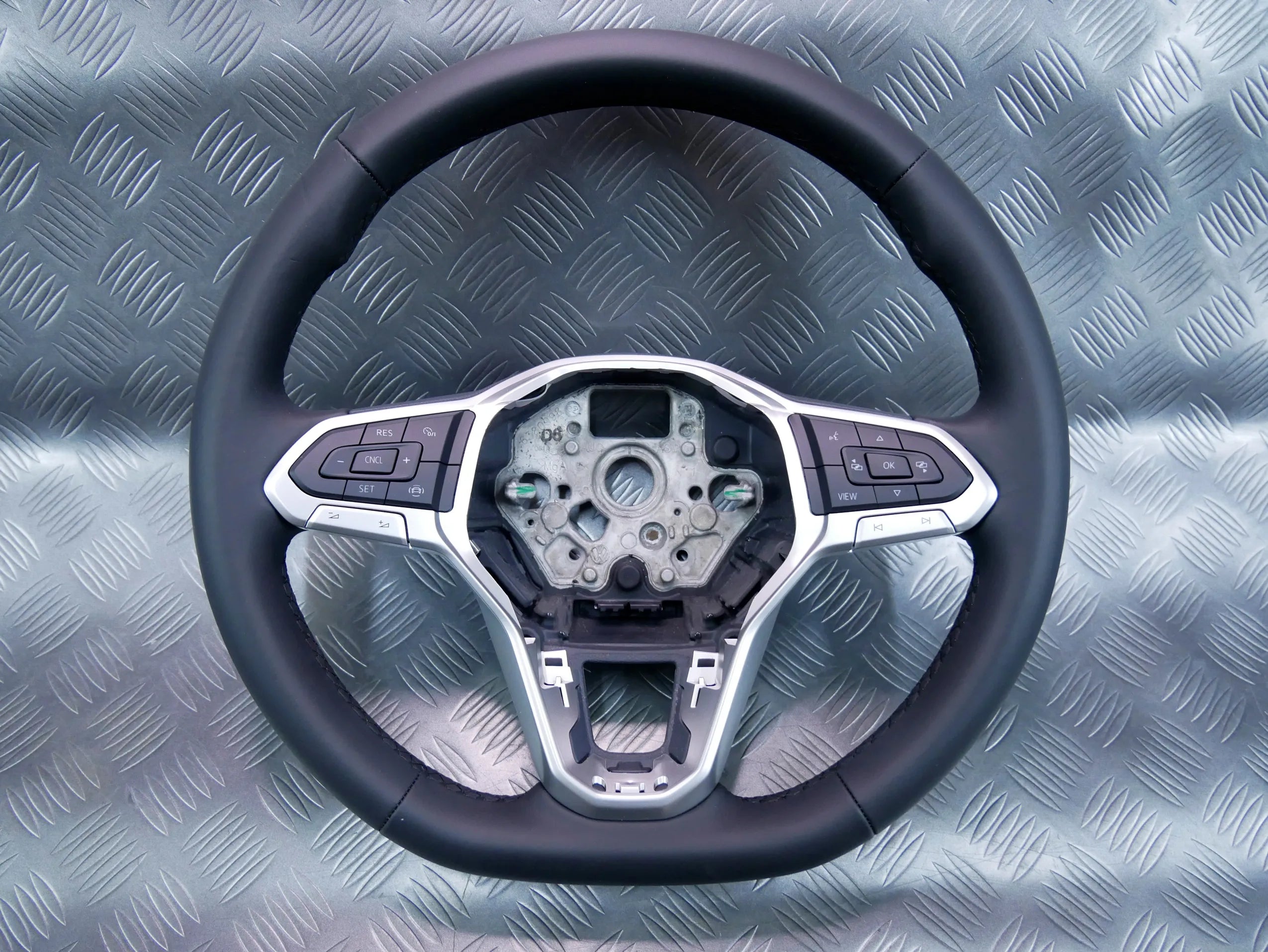 Kierownica skórzana multifunkcyjna NOWA 2G0419089A VW CADDY V T6.1