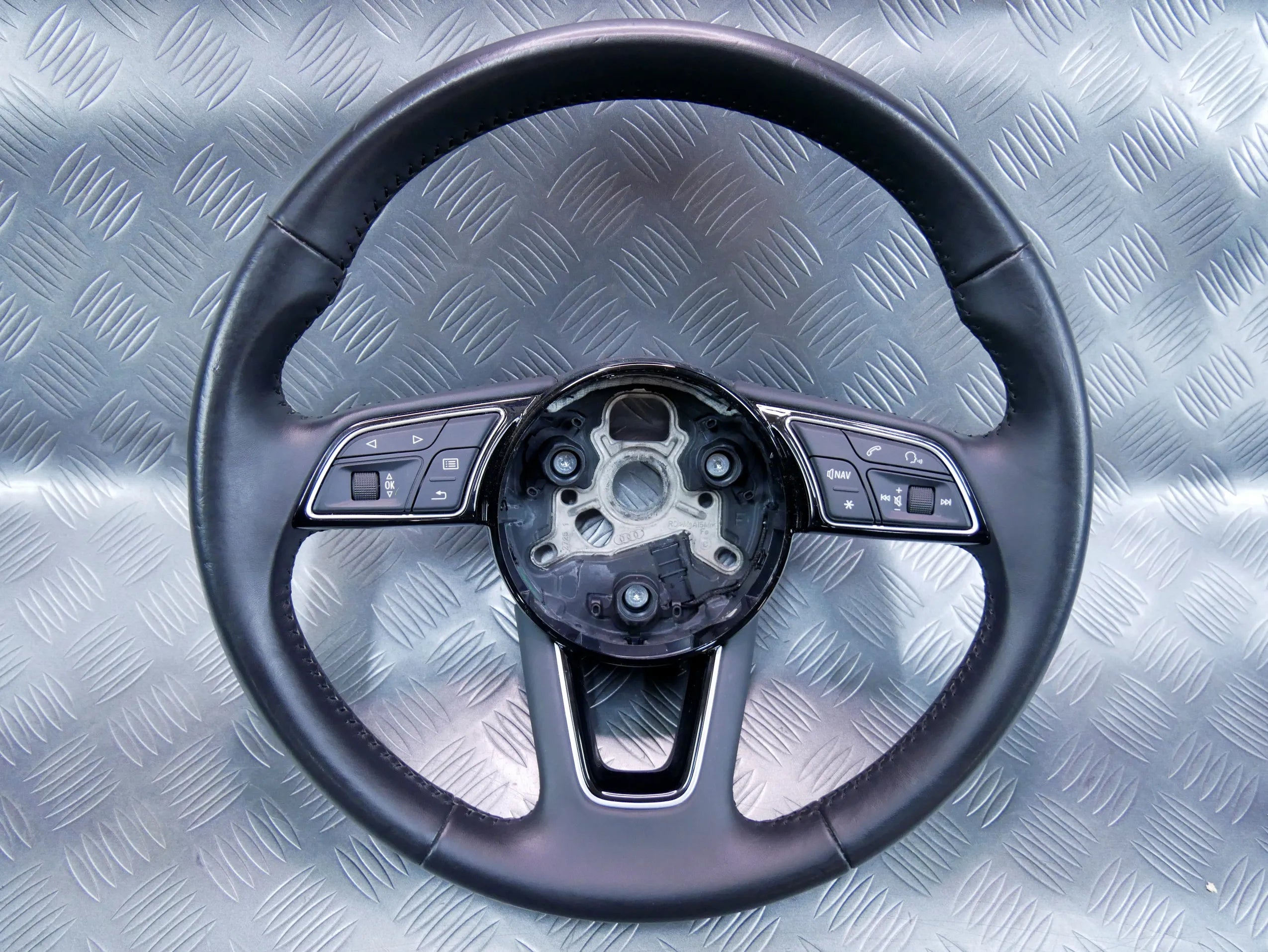 Kierownica skórzana multifunkcyjna 8V0419091CG AUDI Q2 81A