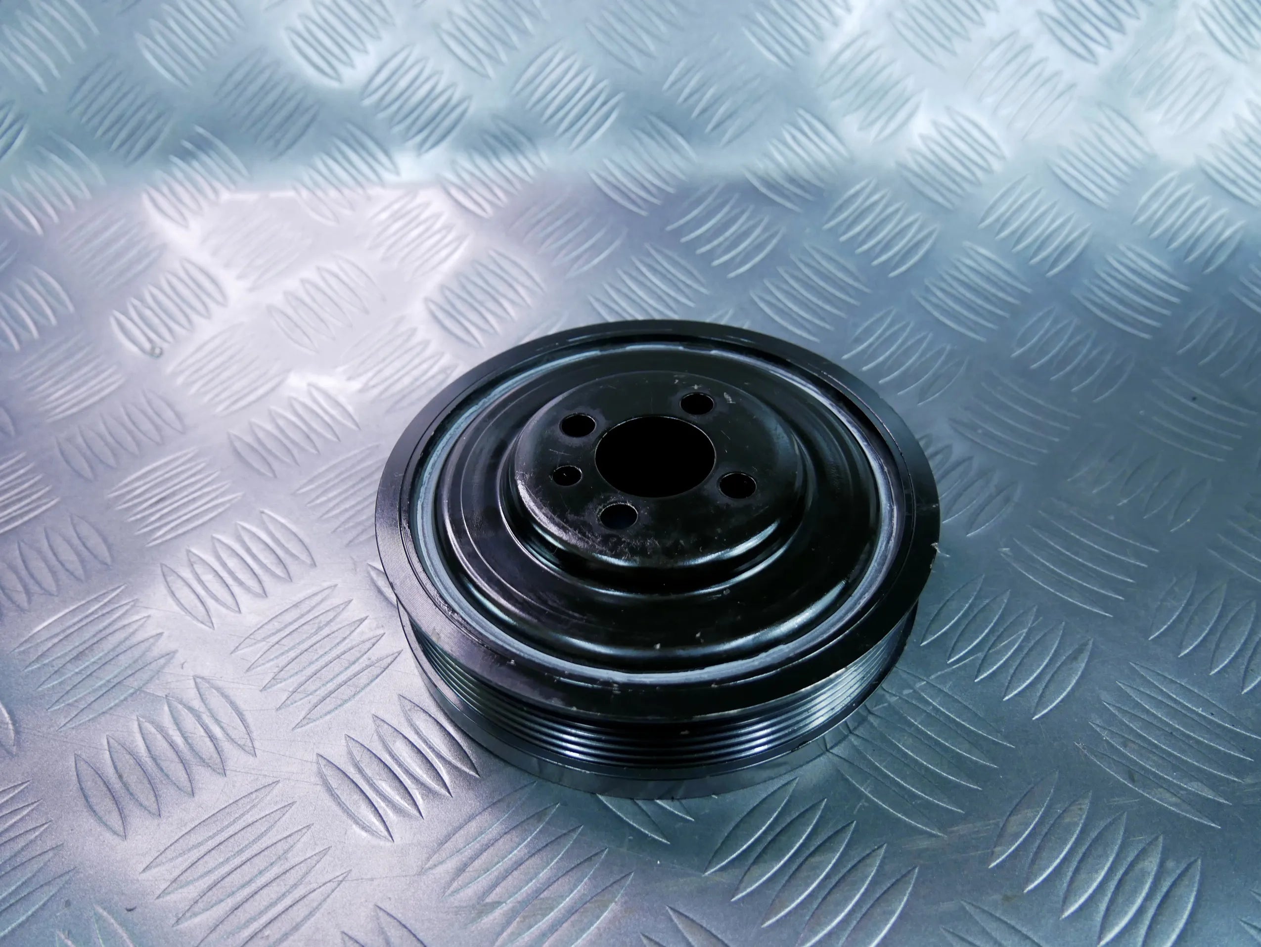 Koło pasowe wału 03G105243 AUDI Q2 81A 2.0 TDI