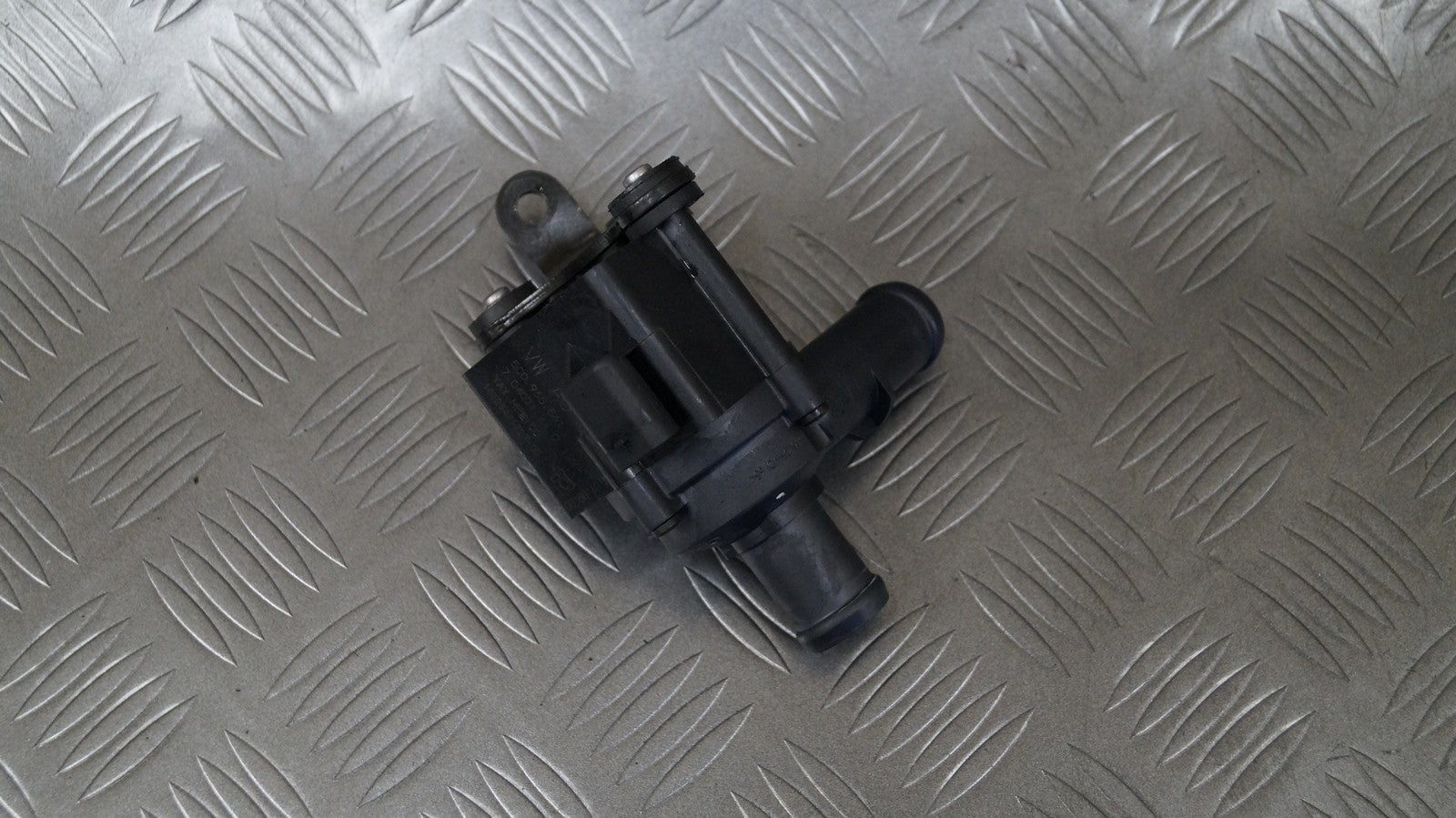 Dodatkowa pompa wody 5C0965561 VW JETTA VI 2.0 TSI