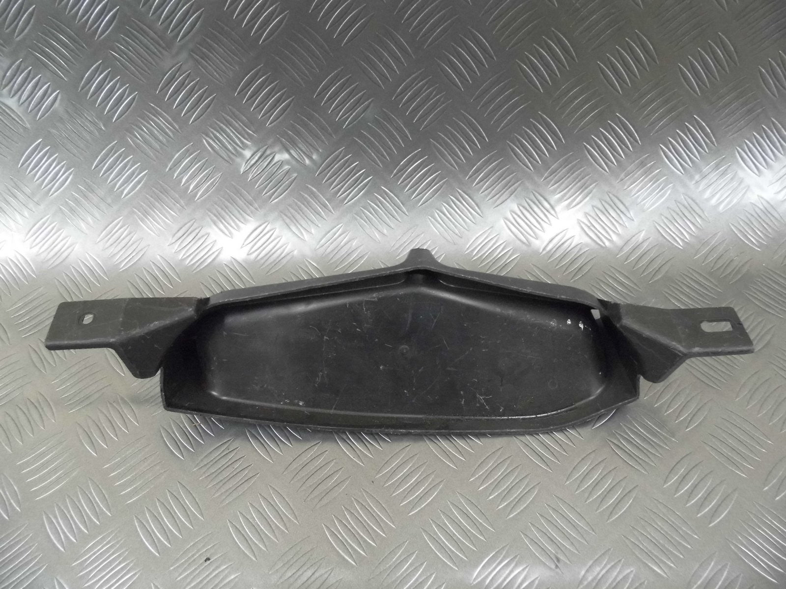 Rynna podszybia 4L0819979 AUDI Q7