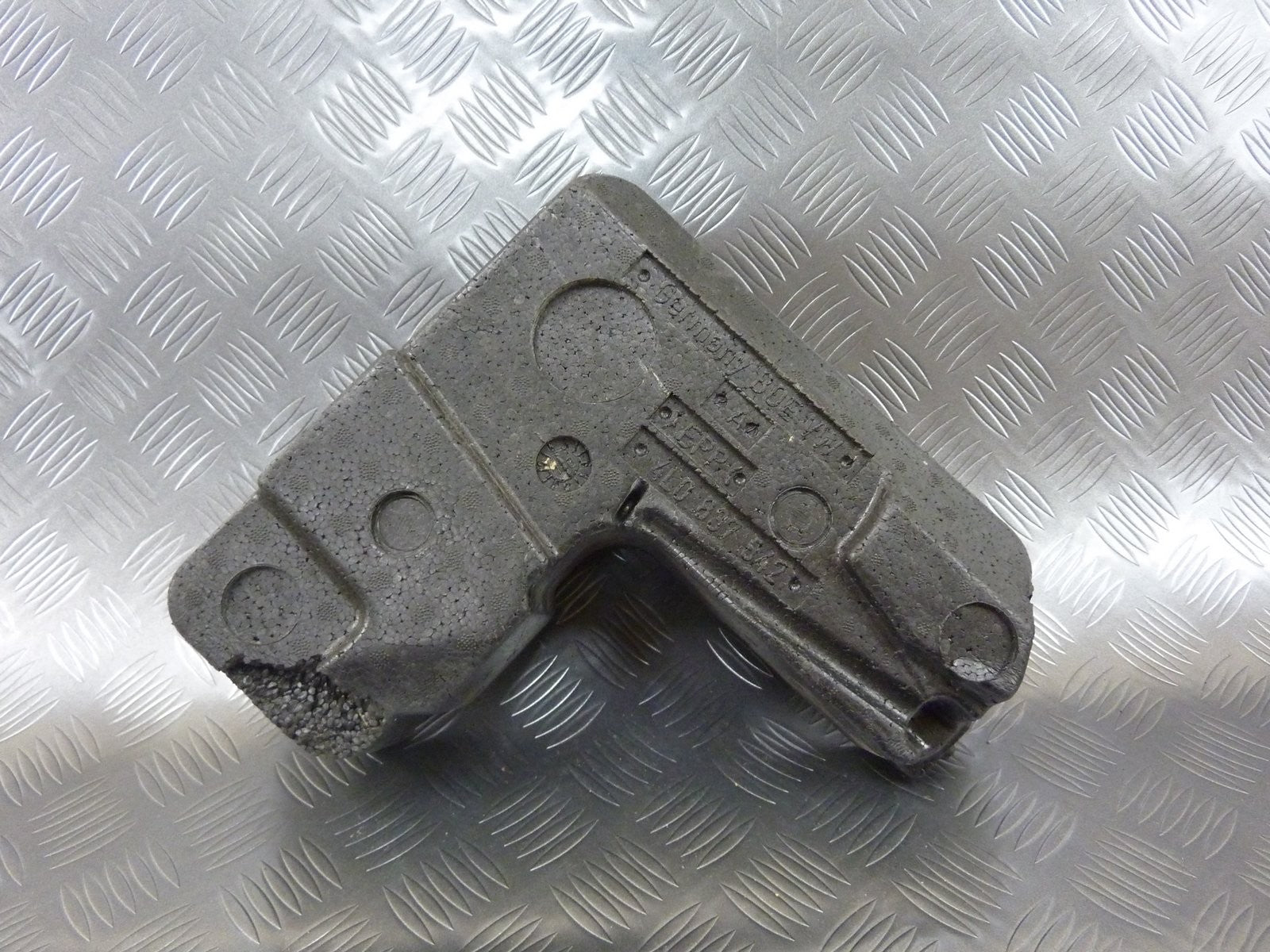 Styropian drzwi klamki prawy 4L0837842 AUDI Q7