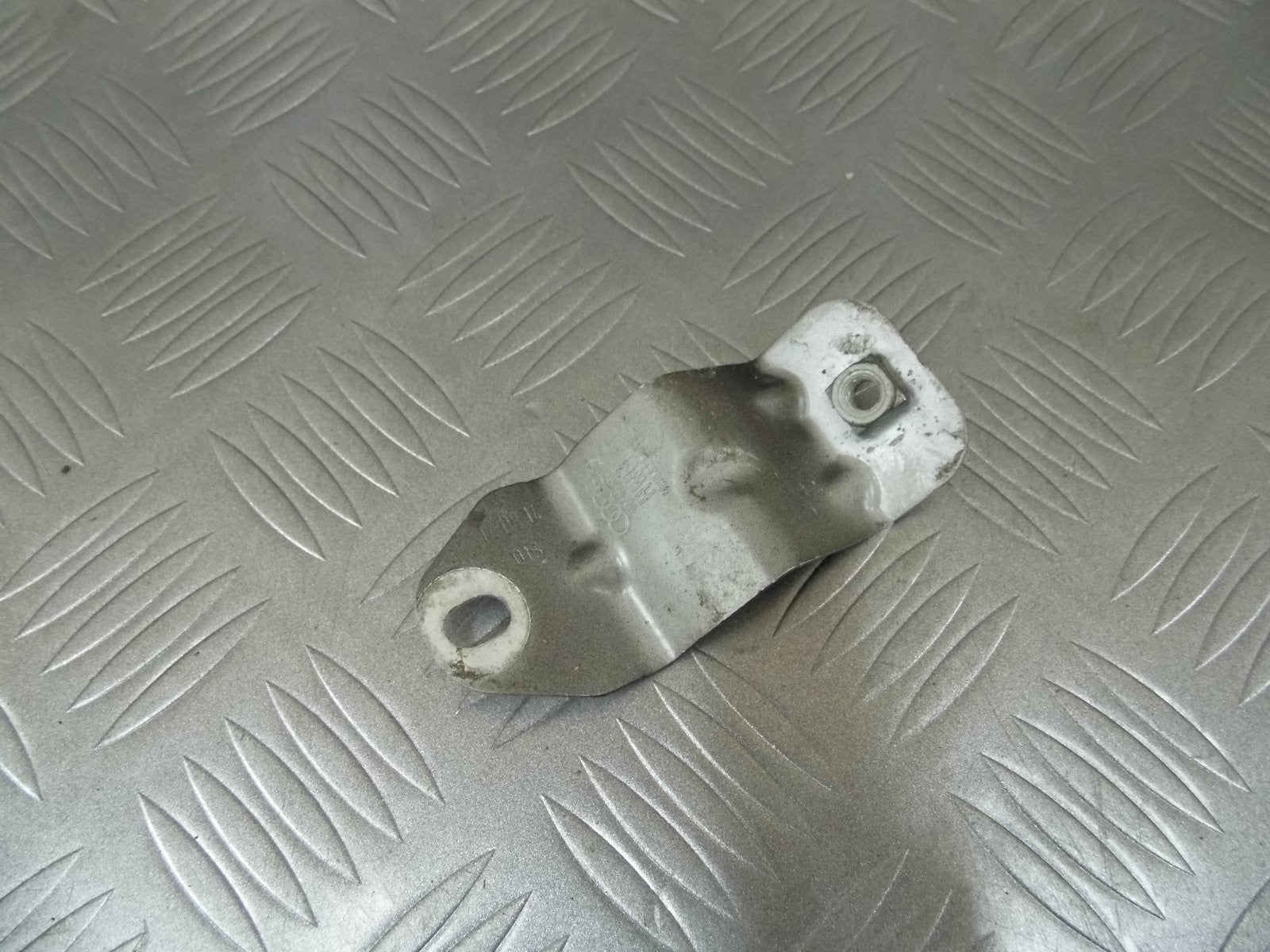 Wspornik błotnika 8W0821471 AUDI A4 B9 8W0