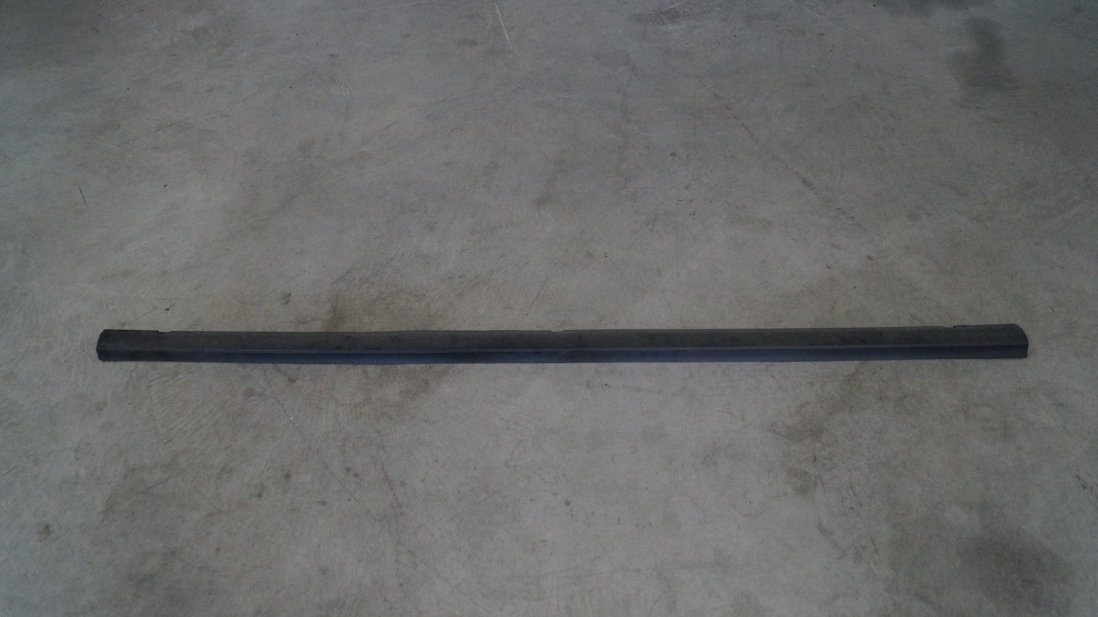 Listwa progowa prawa 5C6853856E VW JETTA VI