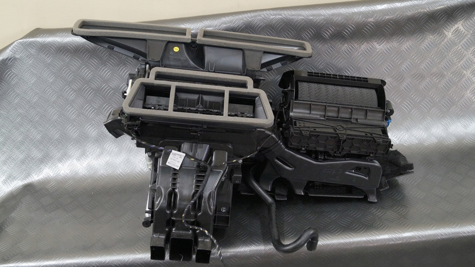 Nagrzewnica kompletna 3Q1816002J VW ARTEON