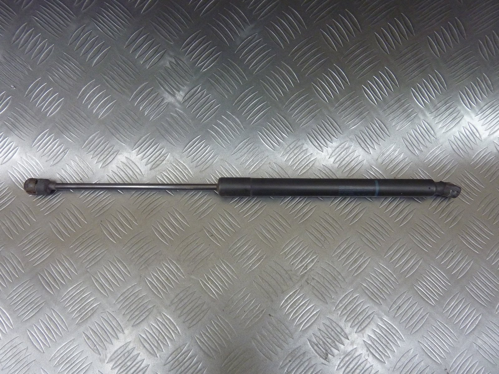 Siłownik klapy 4L0827552C AUDI Q7 4L0