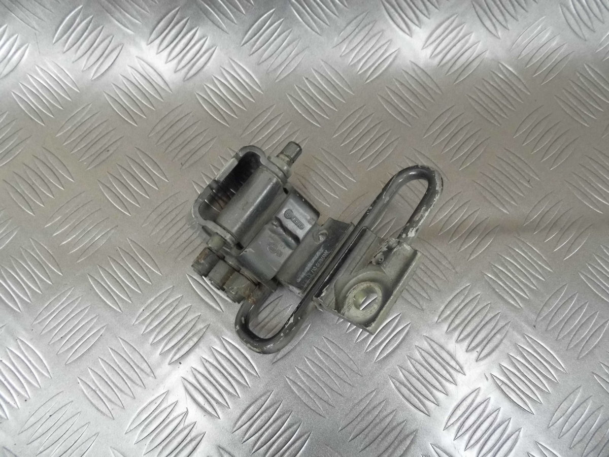 Zawias drzwi przód prawy 8E0831412L AUDI Q7