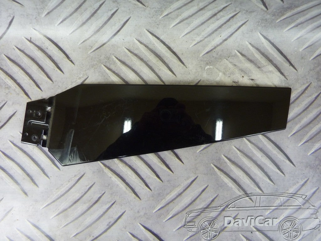 Osłona słupka zewnętrznego prawa 4G8853290 AUDI A7