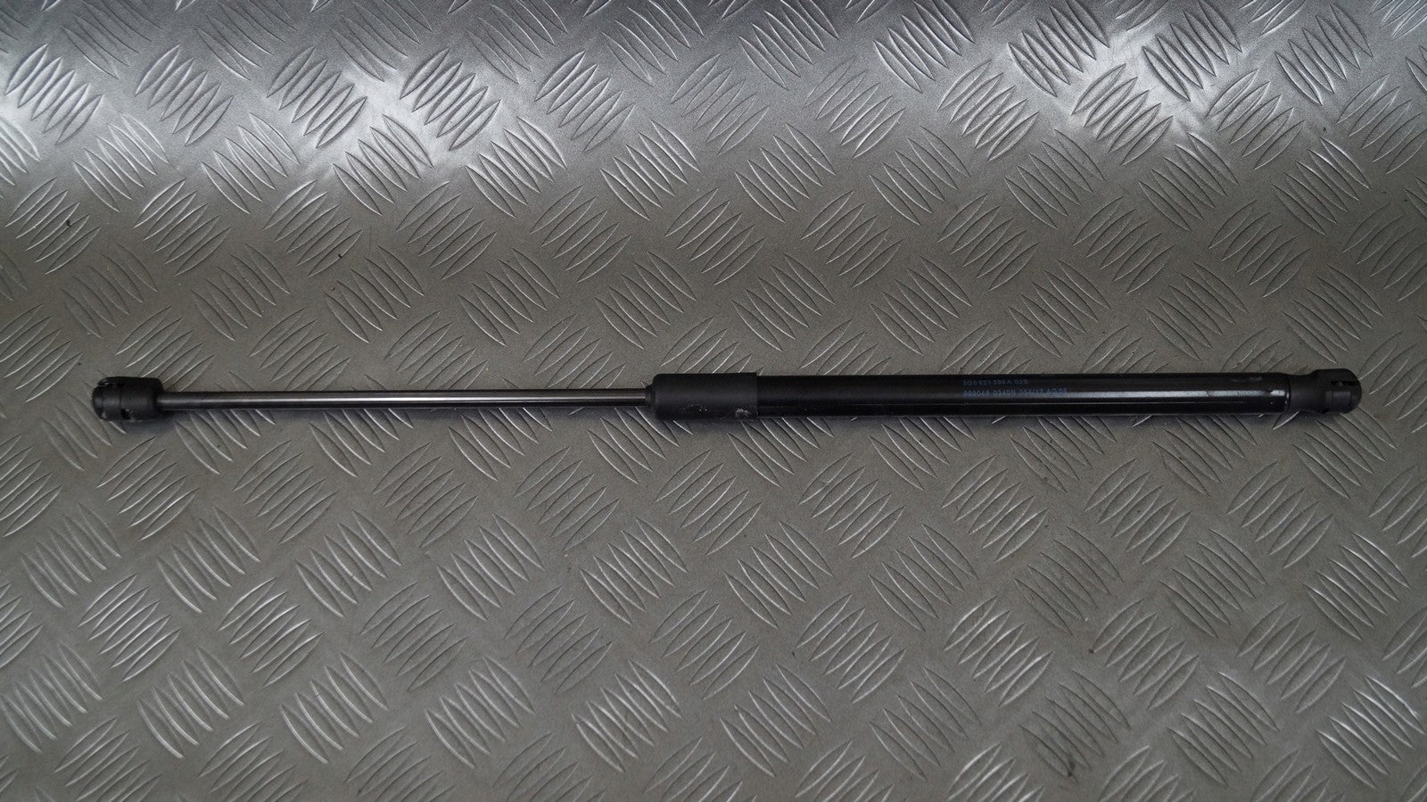 Siłownik amortyzator maski 3G8823359A VW ARTEON