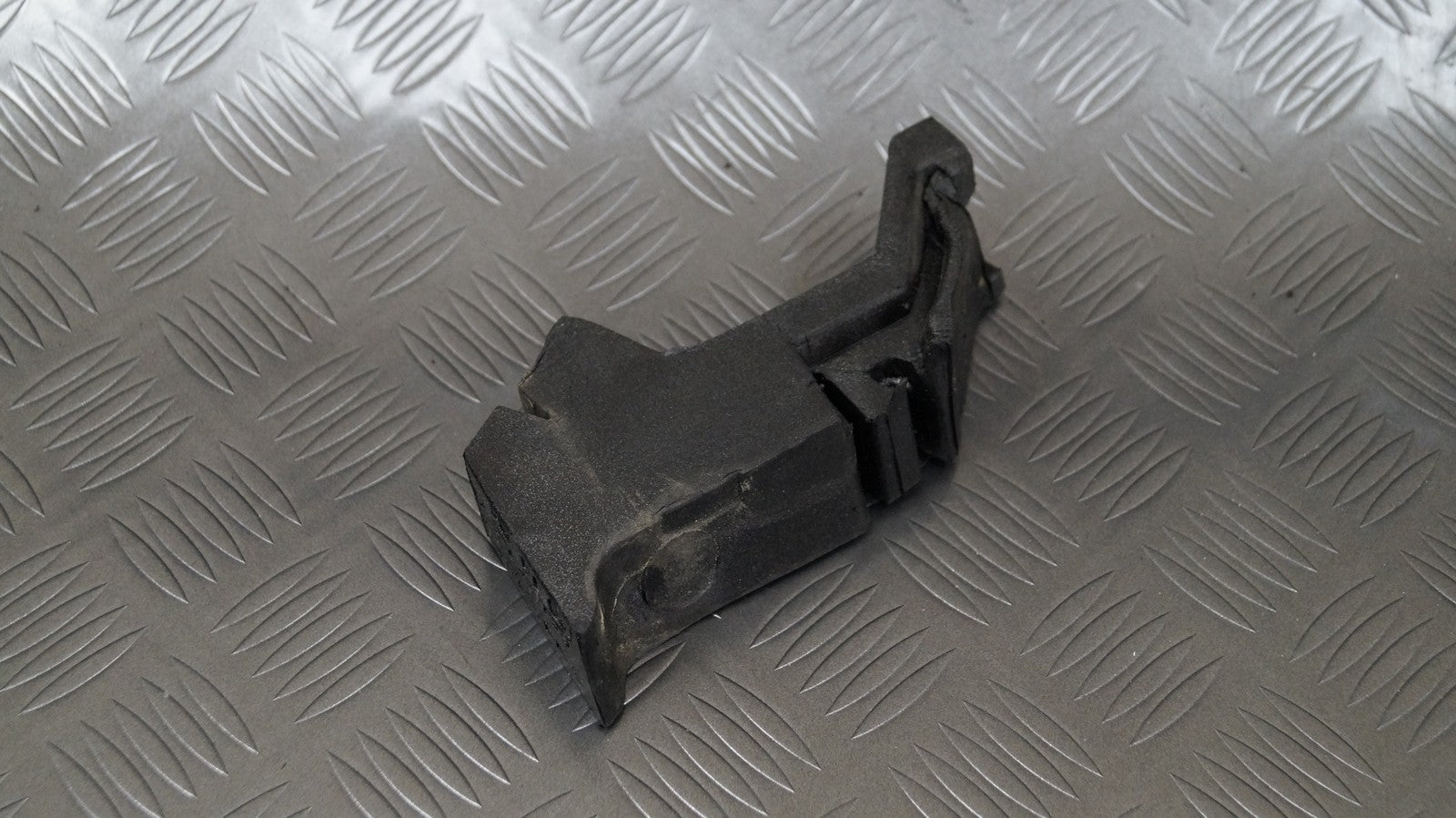Pianka podszybia lewa 5C6823729 VW JETTA VI