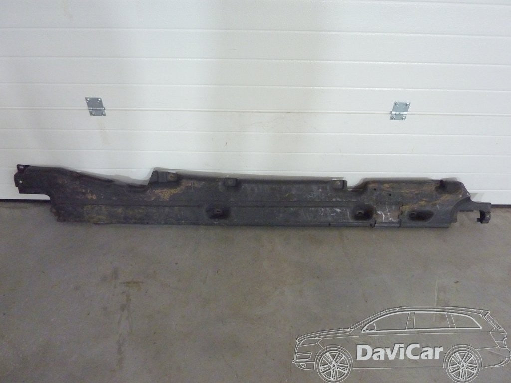 Osłona podwozia prawa 7L8825212D AUDI Q7