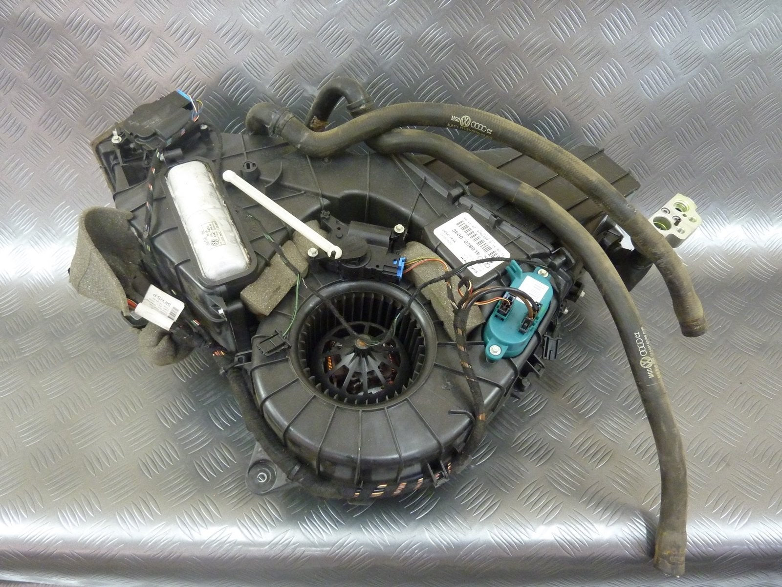 Nagrzewnica tył 4L0820004C AUDI Q7 4L0