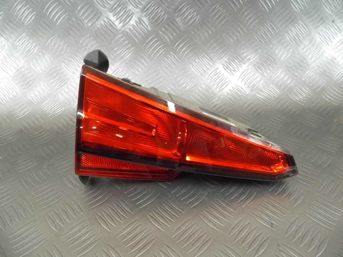 Lampa tył tylna lewa 8W5945075 AUDI A4 B9 SEDAN