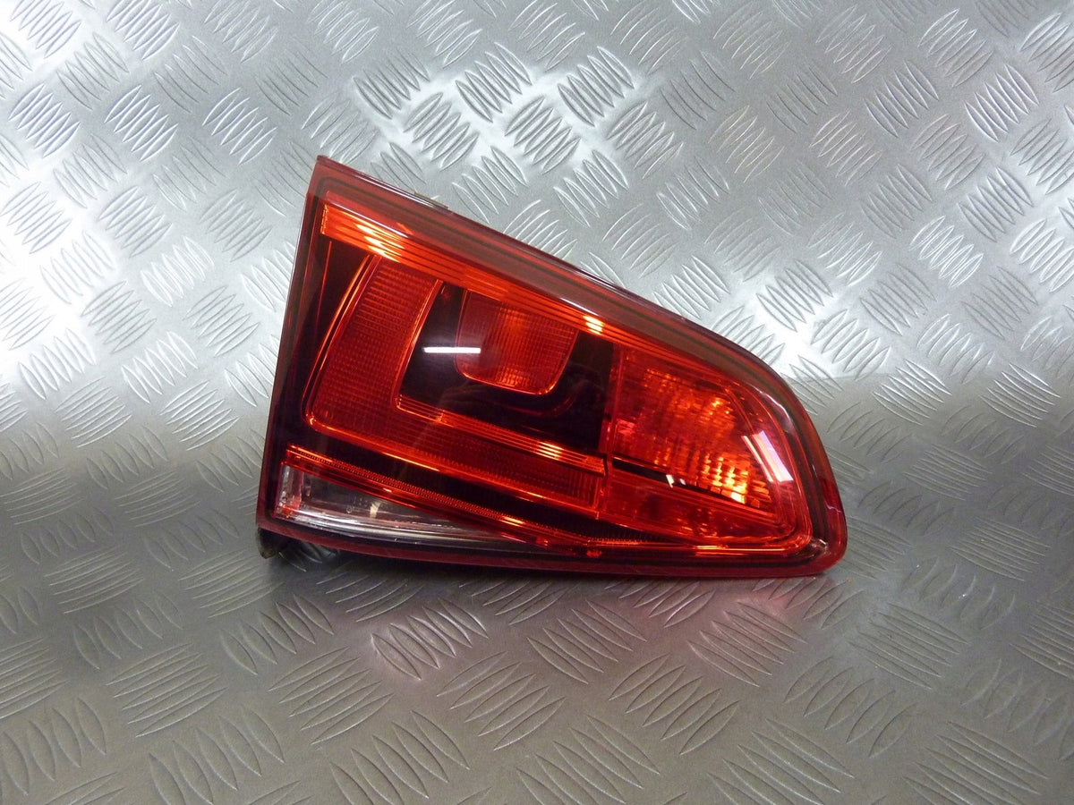 Lampa w klapę tył tylna lewa 5G0945093P GOLF VII