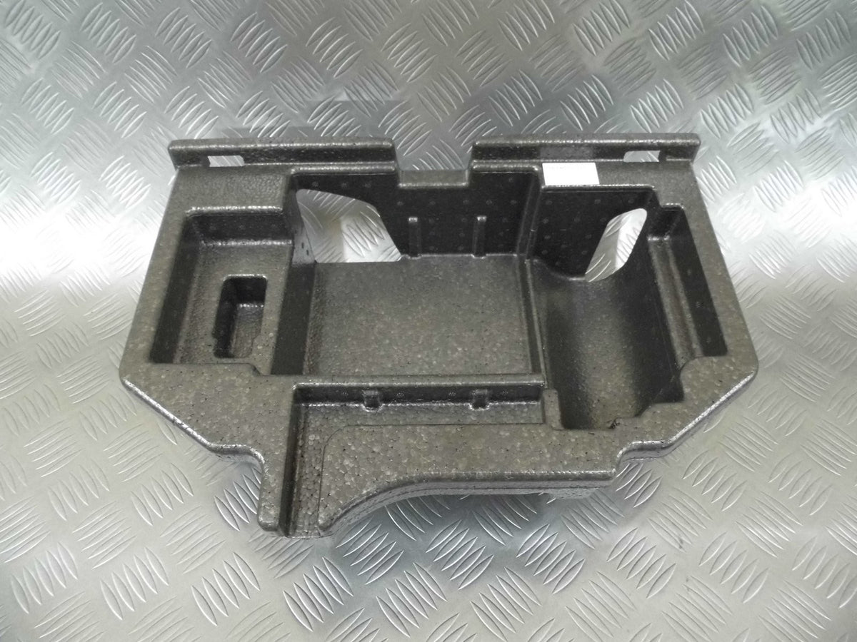 Styropian bagażnika 8W0012021 AUDI A4 B9 8W0